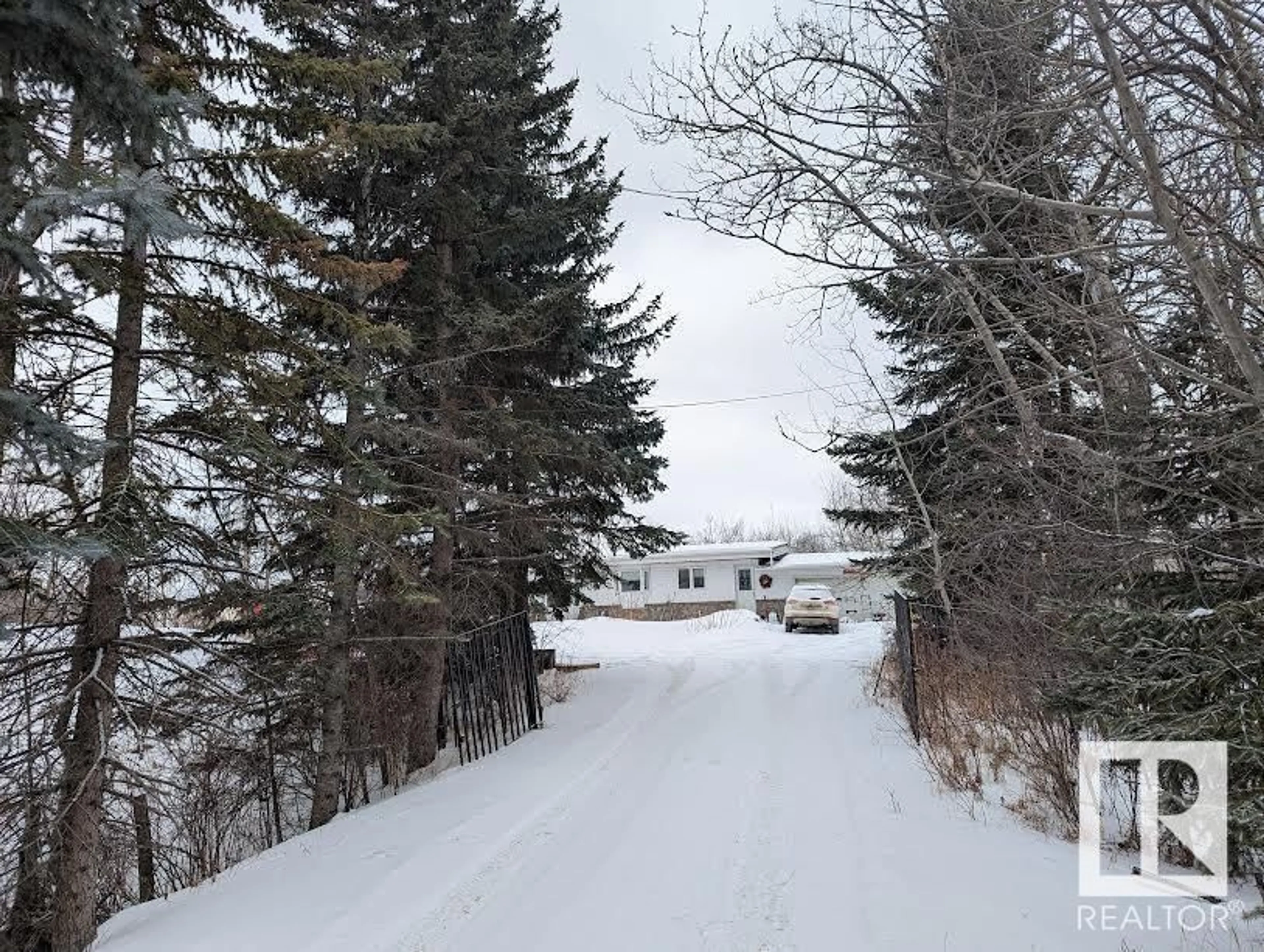 Blurry image for 52258 RGE ROAD 232, Rural Strathcona County Alberta T8B1B8