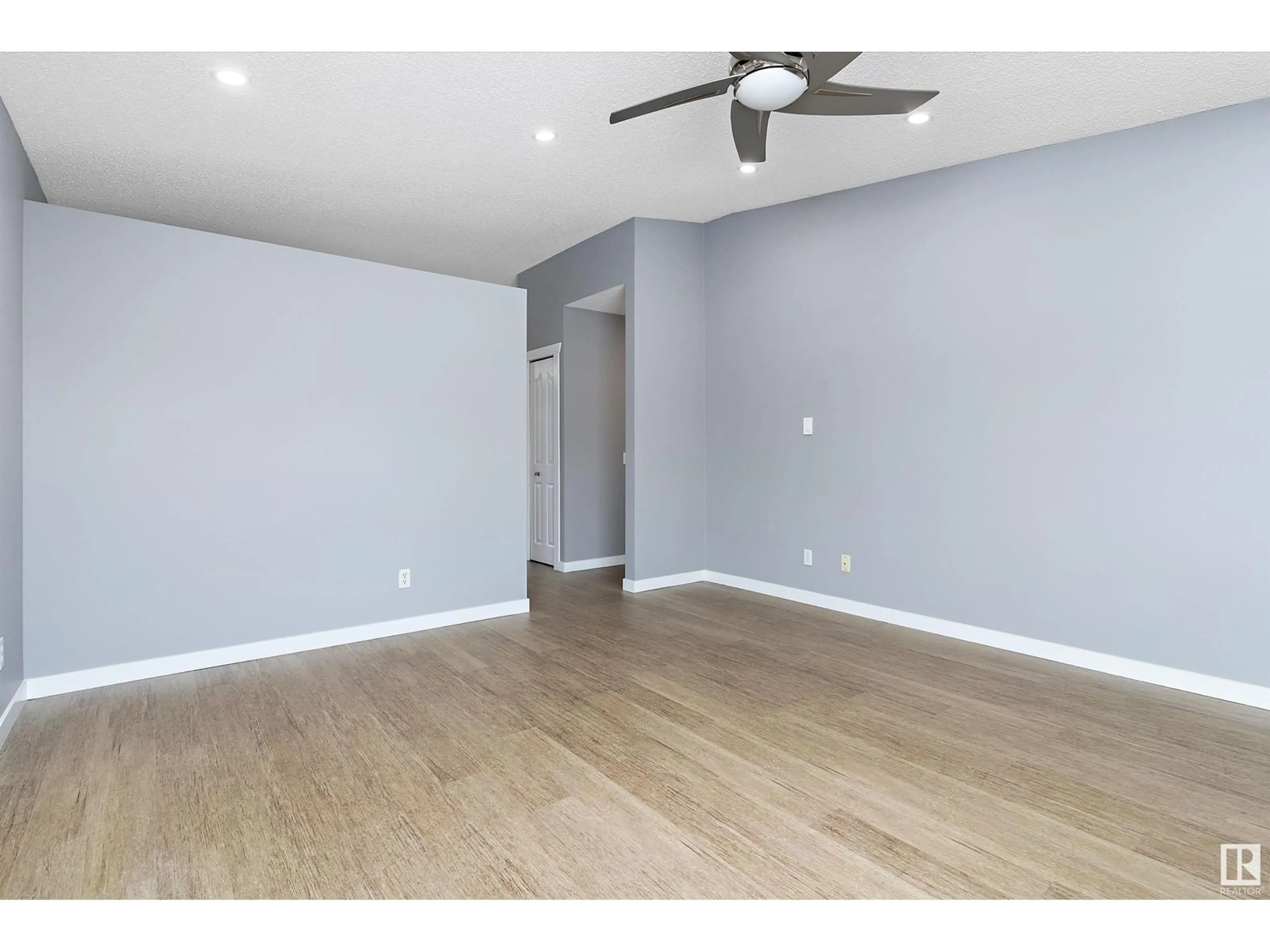 A pic of a room for 13805 131A AV NW, Edmonton Alberta T5L5A7