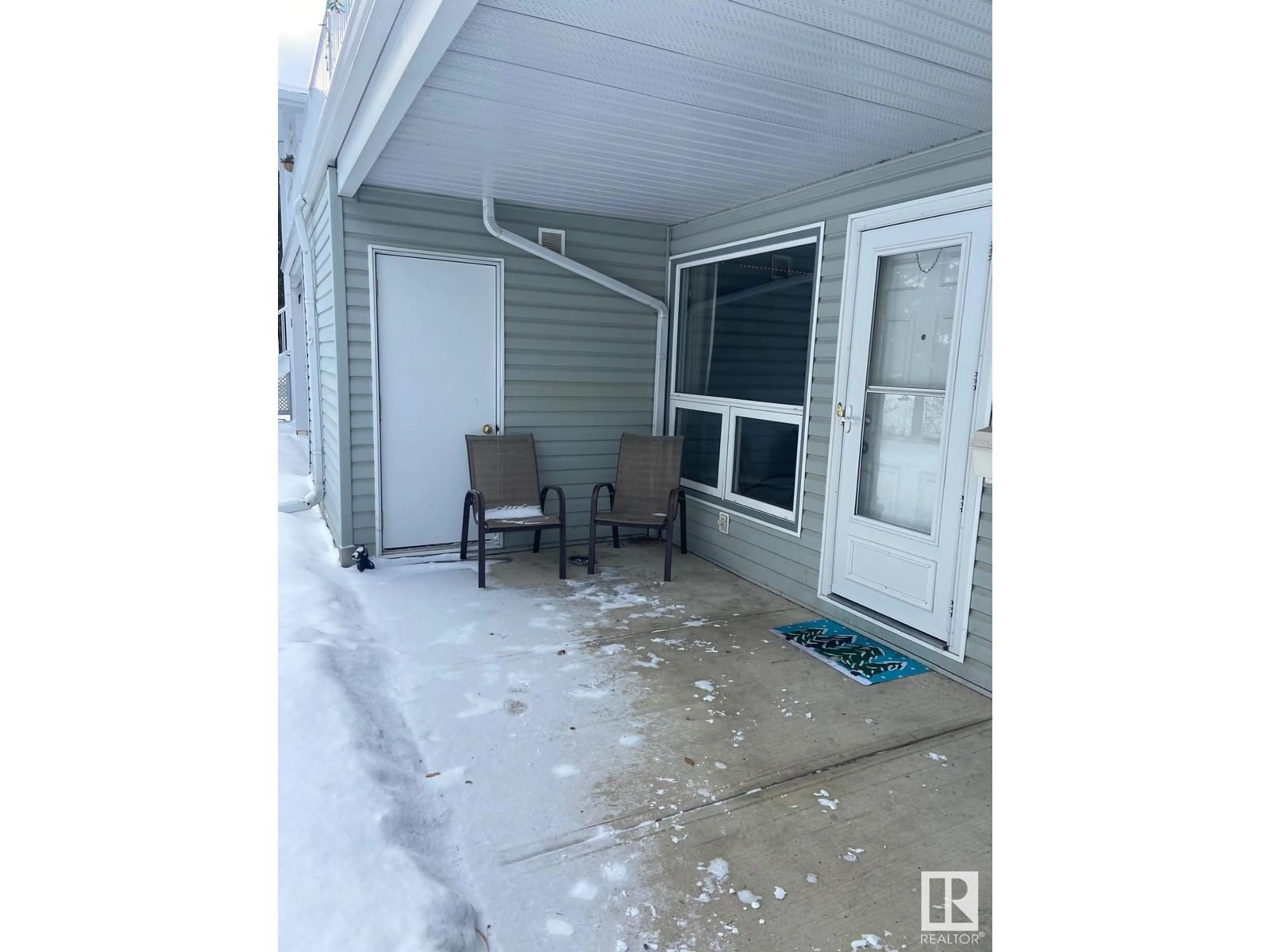 Patio, street for #10 2115 118 ST NW, Edmonton Alberta T6J6L8