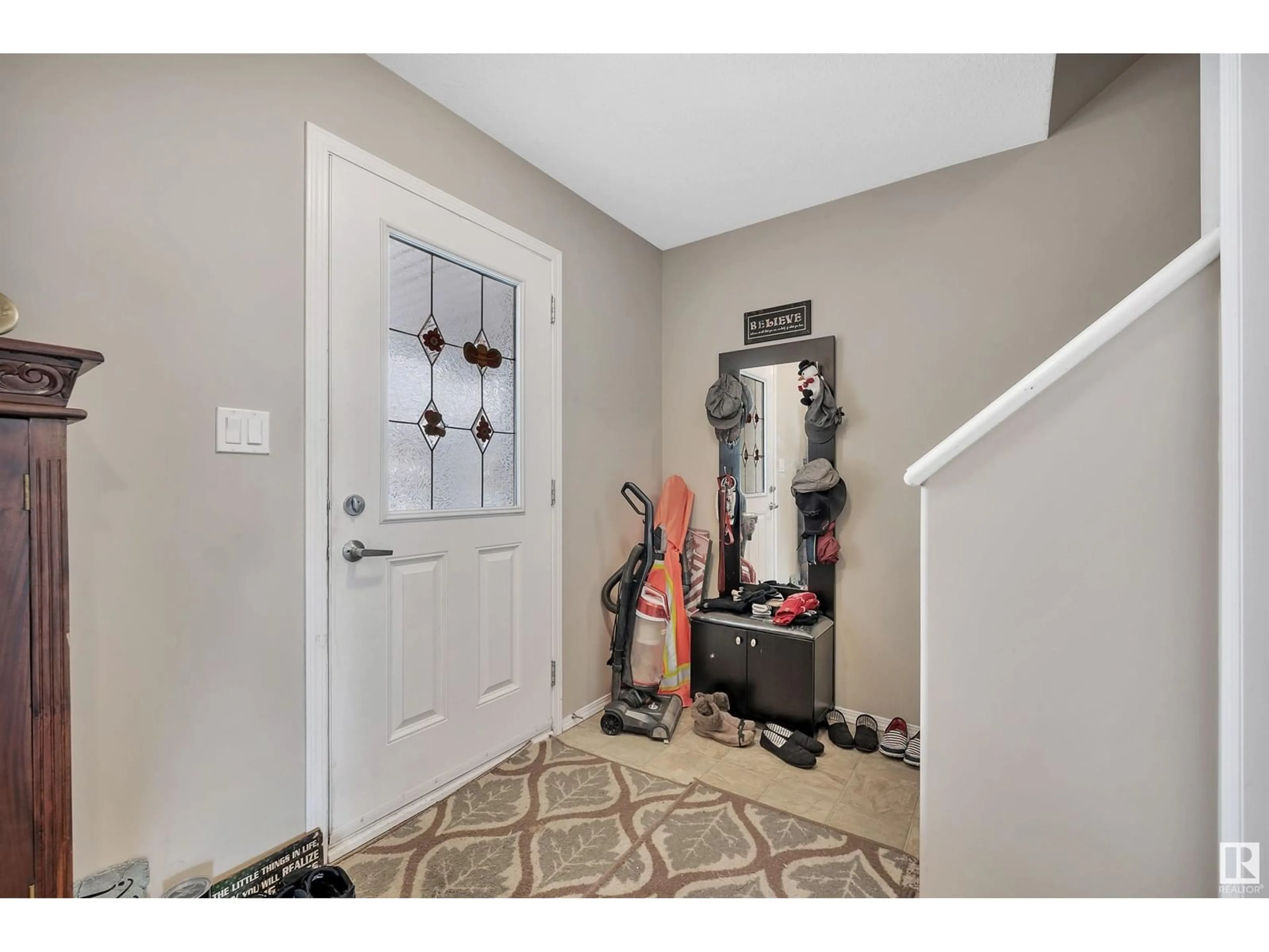 Indoor entryway for 113 GALLOWAY WD, Fort Saskatchewan Alberta T8L0B9