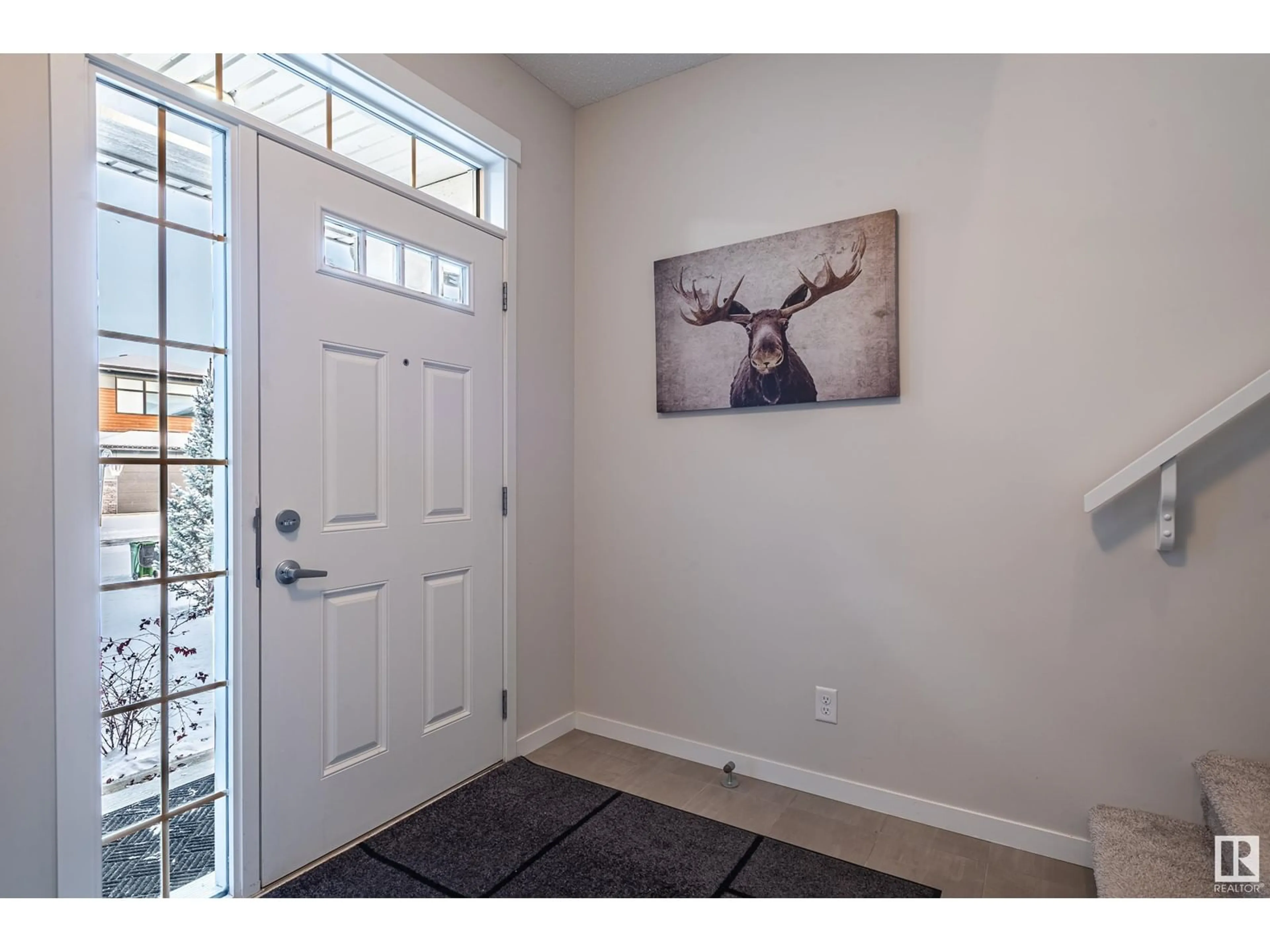 Indoor entryway for 1280 Peregrine TC NW, Edmonton Alberta T5S0M4