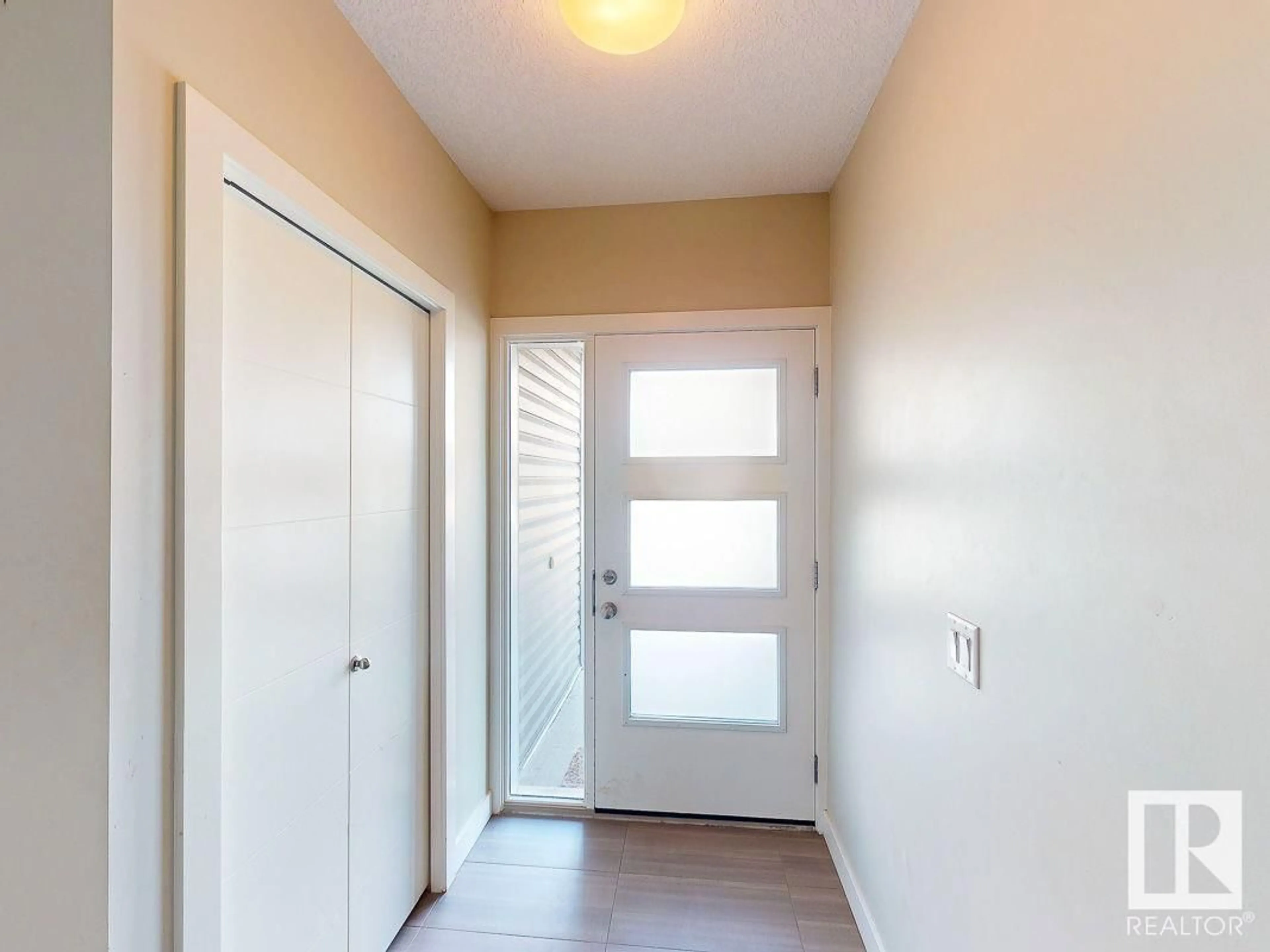 Indoor entryway for #72 600 BELLEROSE DR, St. Albert Alberta T8N7T5