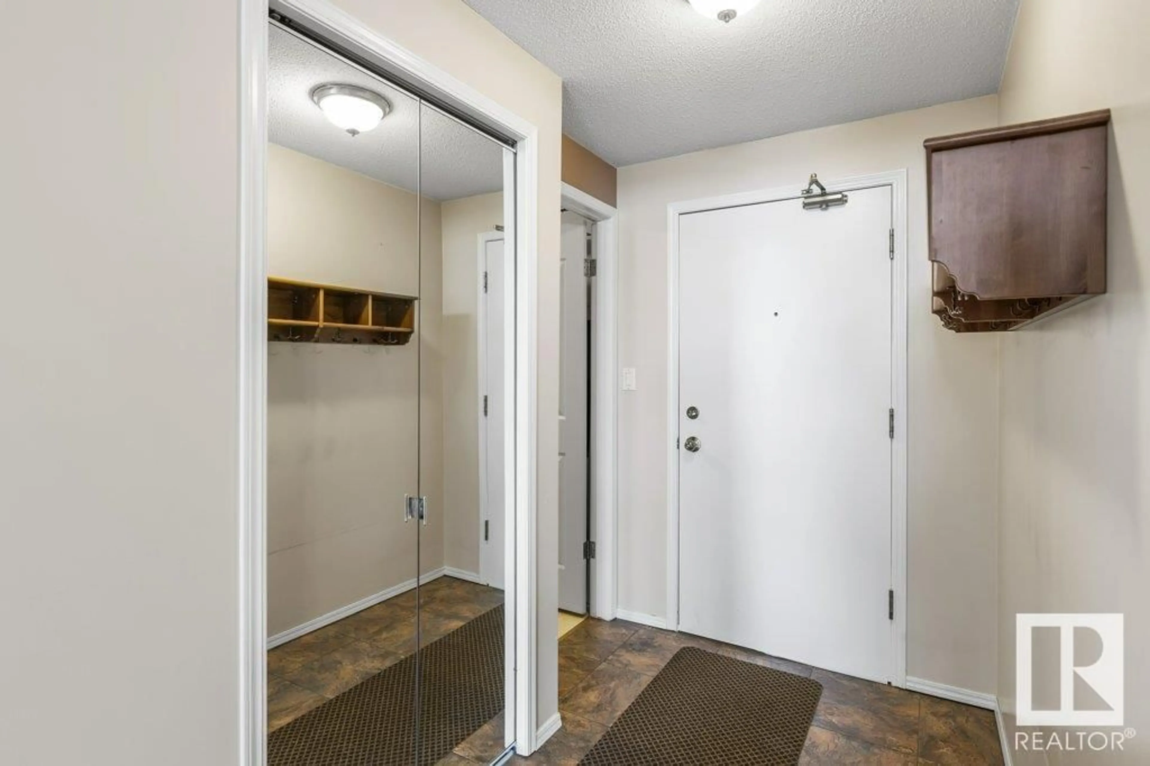 Indoor entryway for #407 15499 CASTLE DOWNS RD NW, Edmonton Alberta T5X5Y3