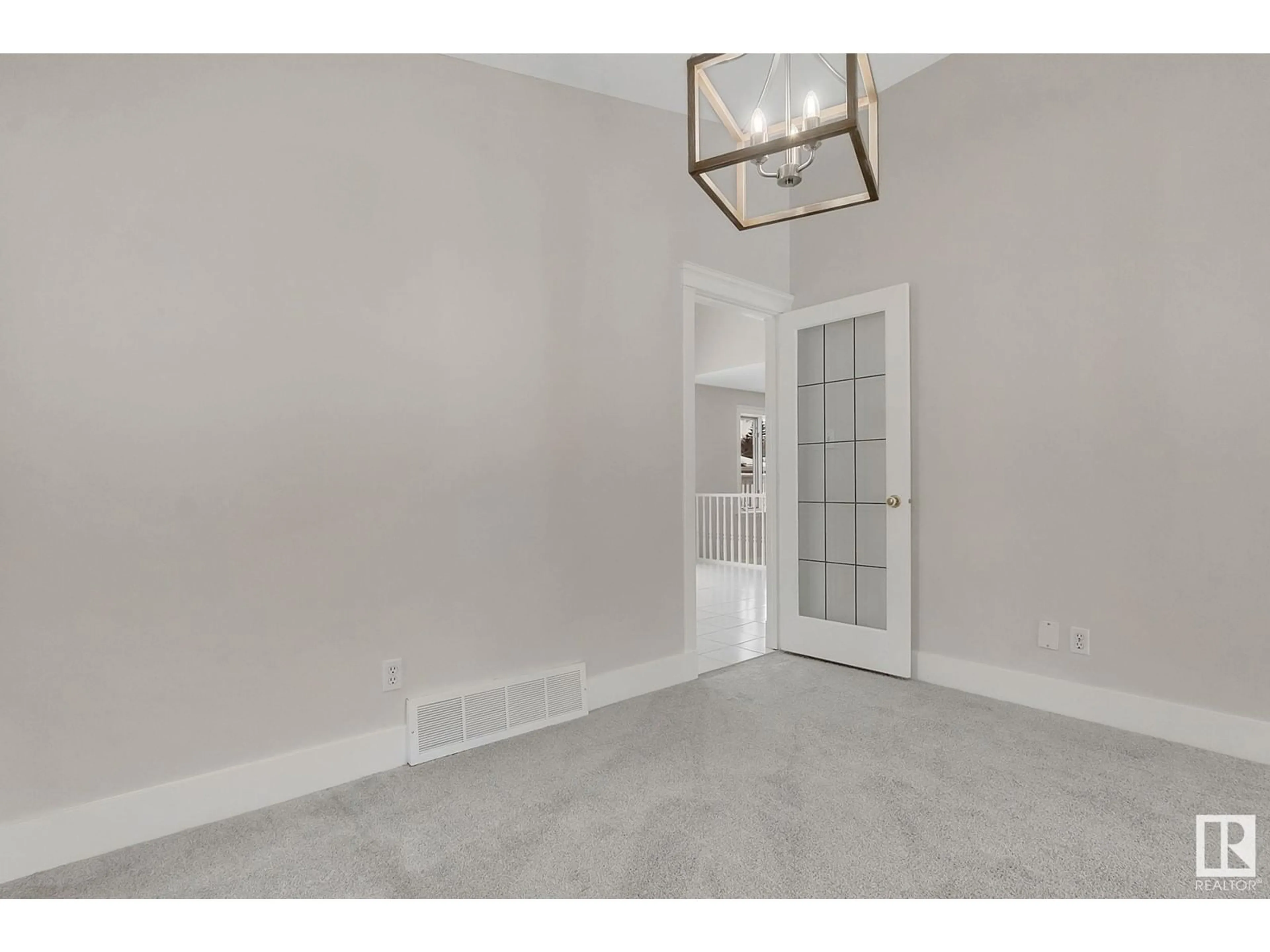 A pic of a room for 24 JEFFERSON RD NW, Edmonton Alberta T6L6M1