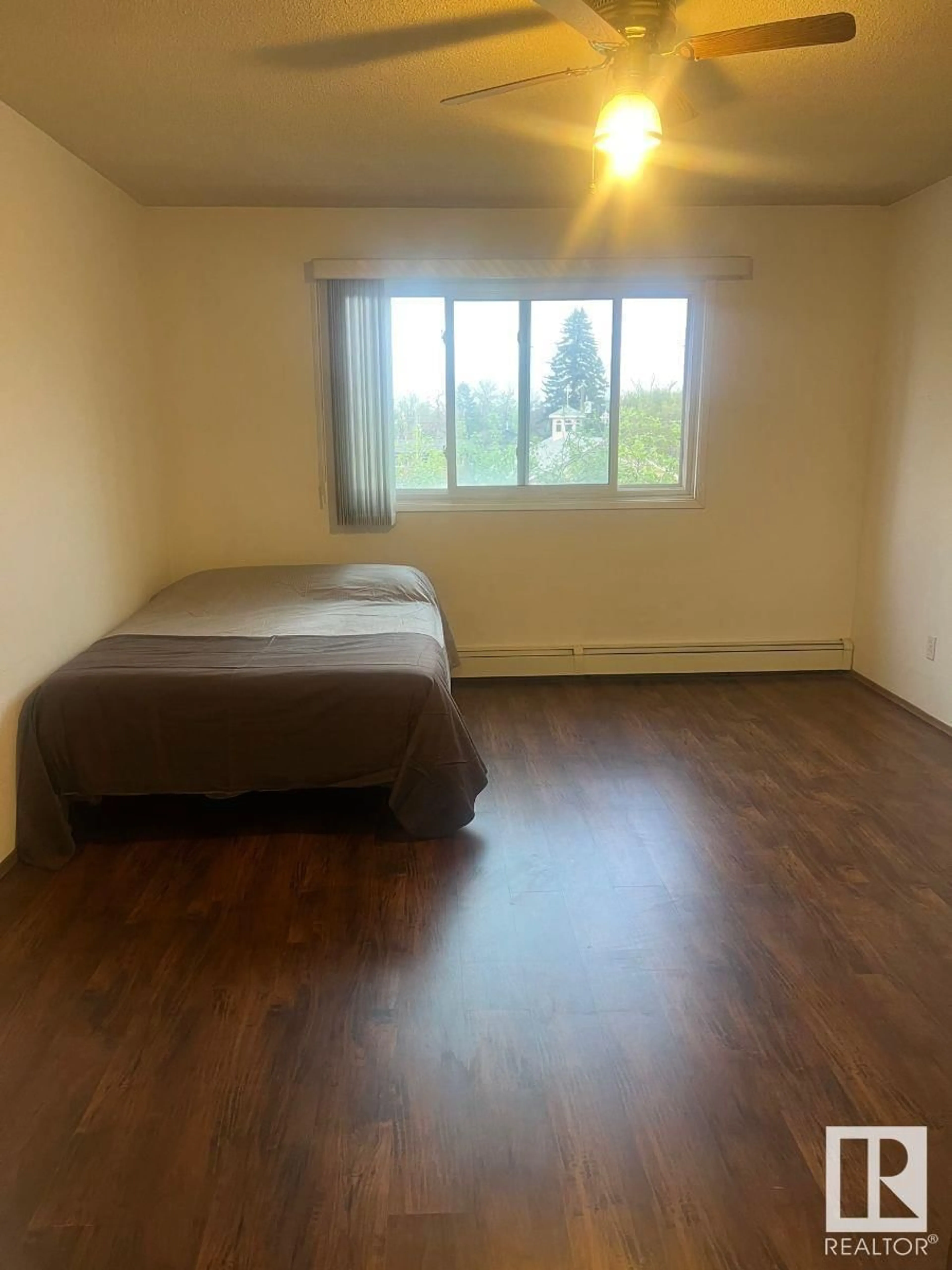 A pic of a room for #204 12404 114 AV NW, Edmonton Alberta T5M3M5