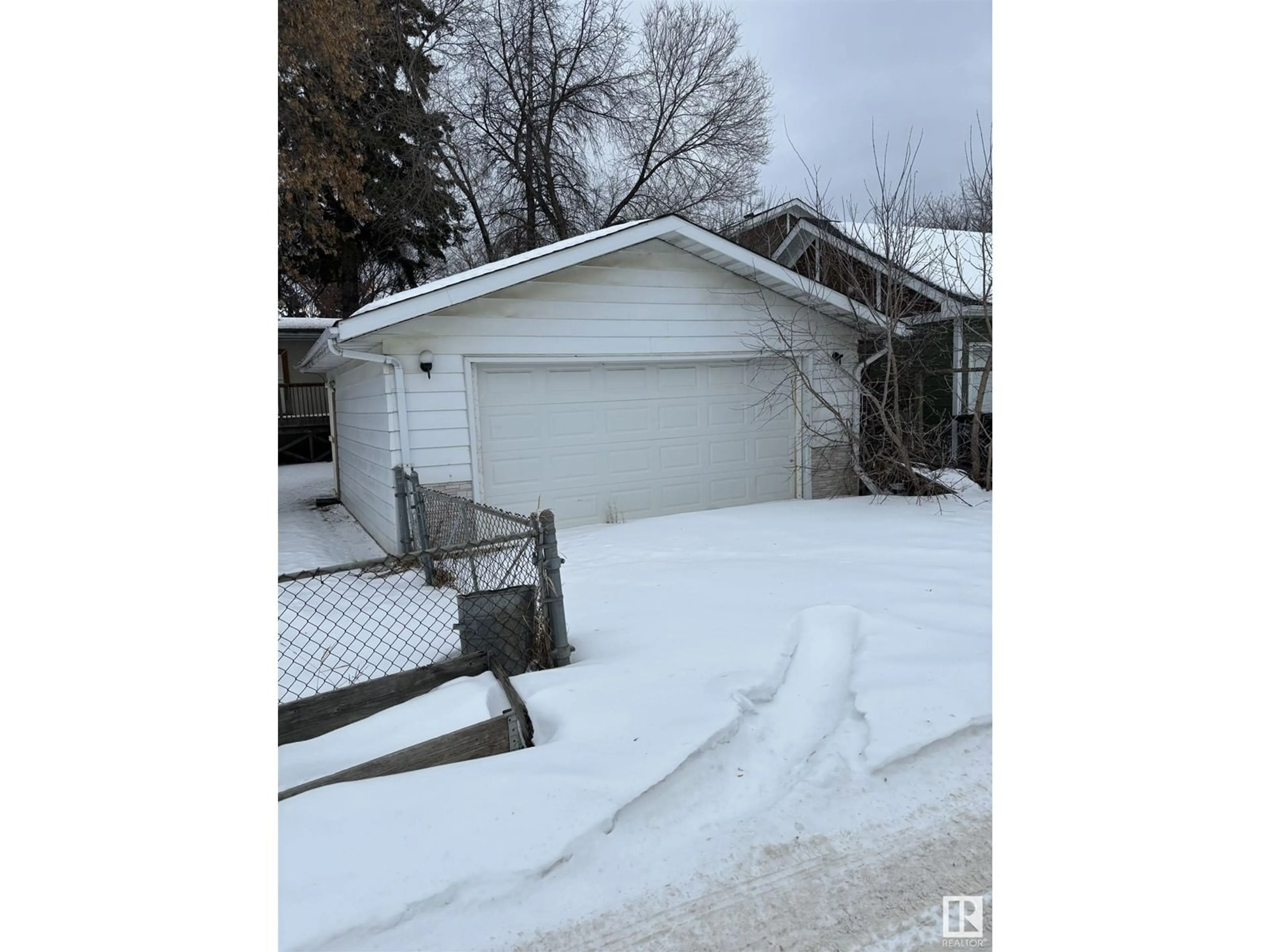 Shed for 11906 125 ST NW, Edmonton Alberta T5L0S2