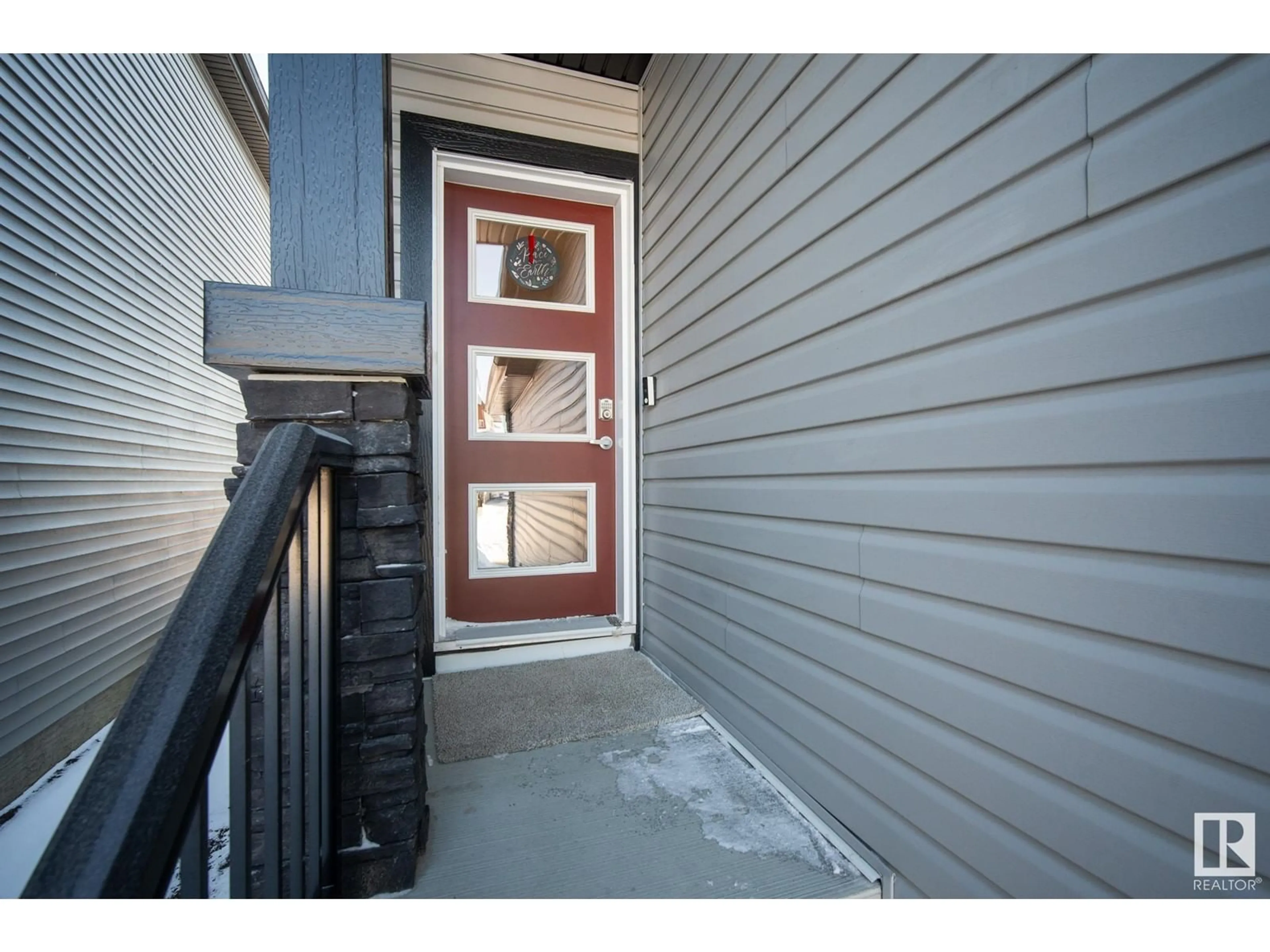 Indoor entryway for 3193 CHECKNITA WY, Edmonton Alberta T6W4W7