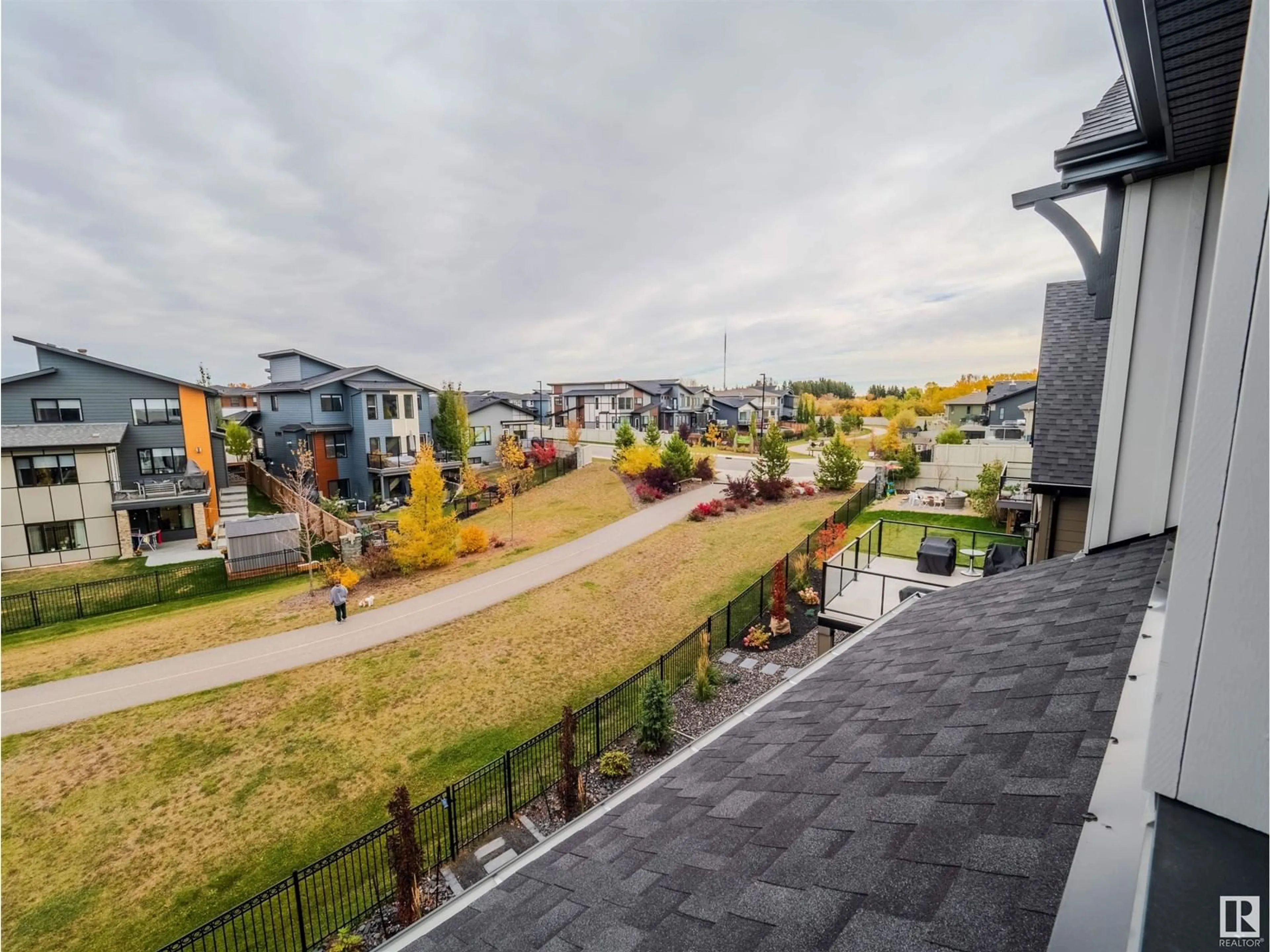 A pic from outside/outdoor area/front of a property/back of a property/a pic from drone, city buildings view from balcony for 76 RYBURY CT, Sherwood Park Alberta T8B0C3