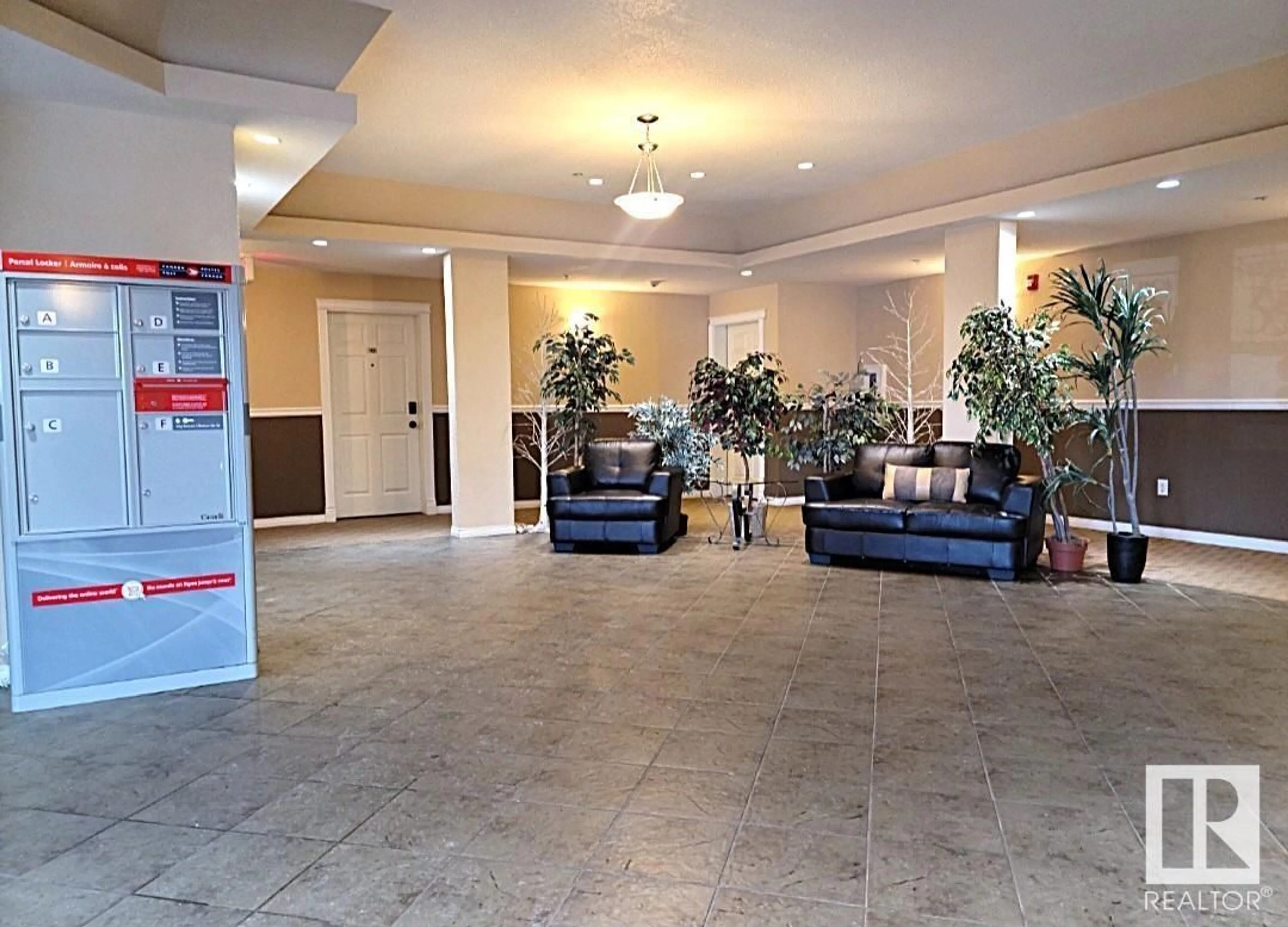 Lobby for #109 4310 33 ST, Stony Plain Alberta T7Z0A8