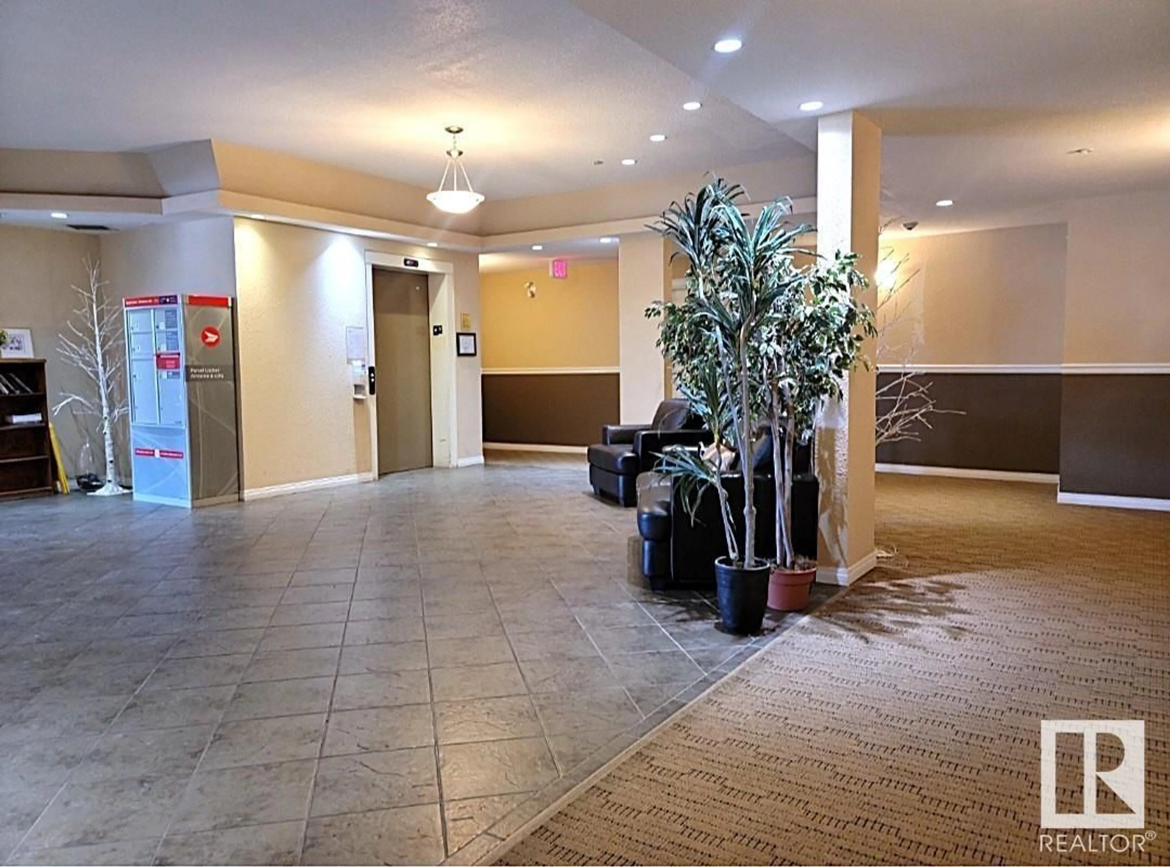 Lobby for #109 4310 33 ST, Stony Plain Alberta T7Z0A8