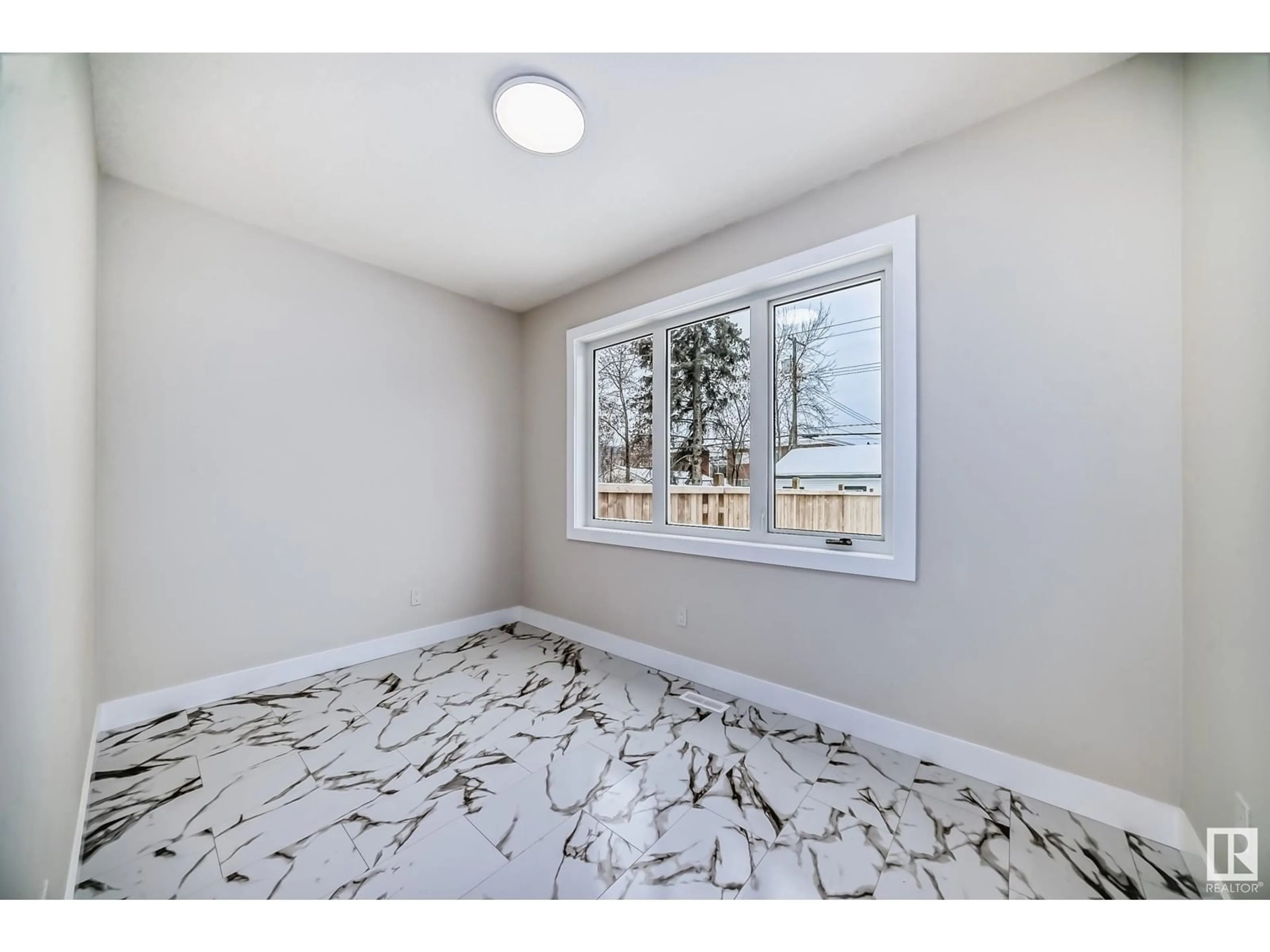 A pic of a room for 11217 125 ST NW, Edmonton Alberta T5M0M6