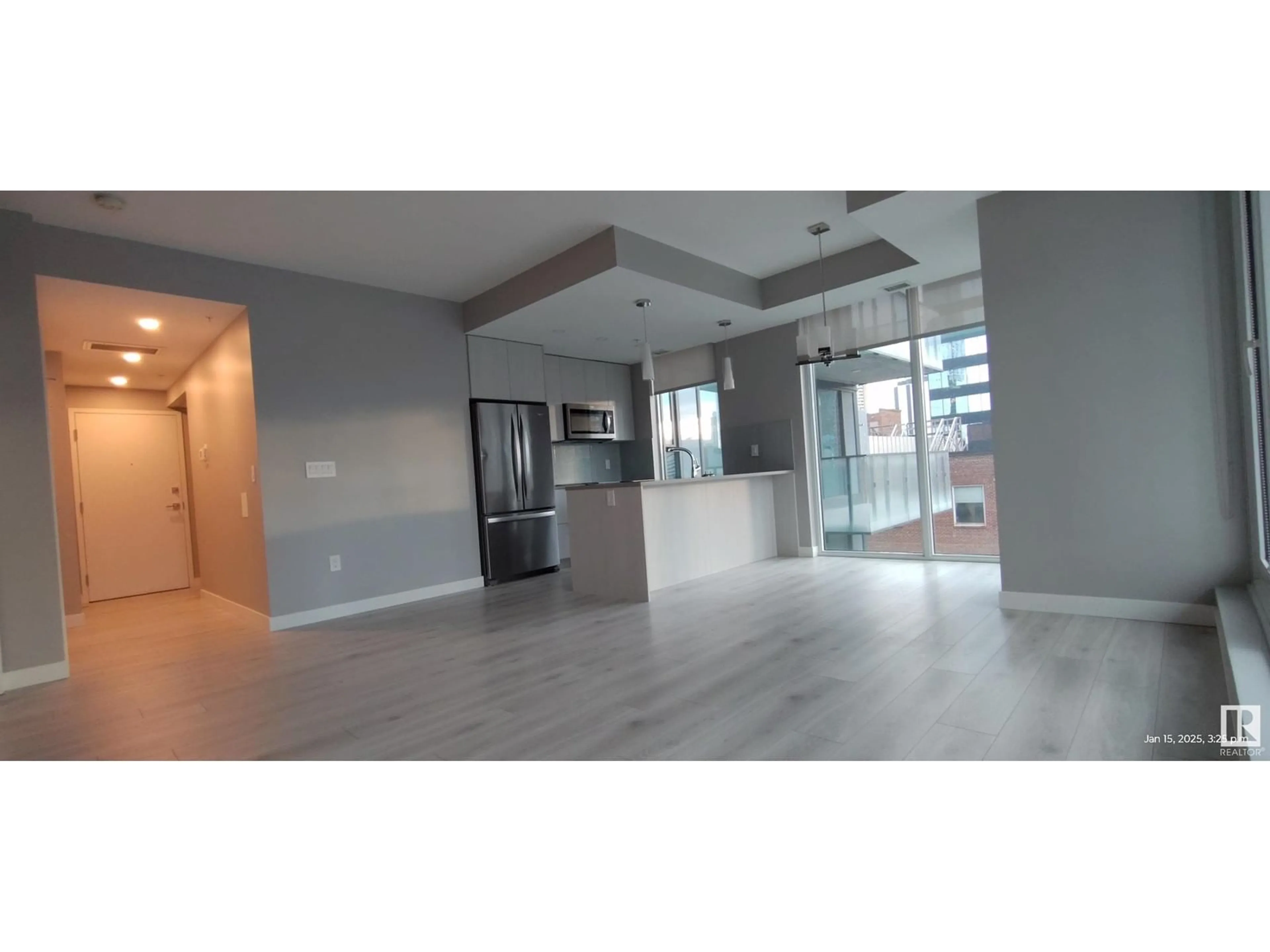 Indoor foyer for #701 10180 103 ST NW, Edmonton Alberta T5J0L1