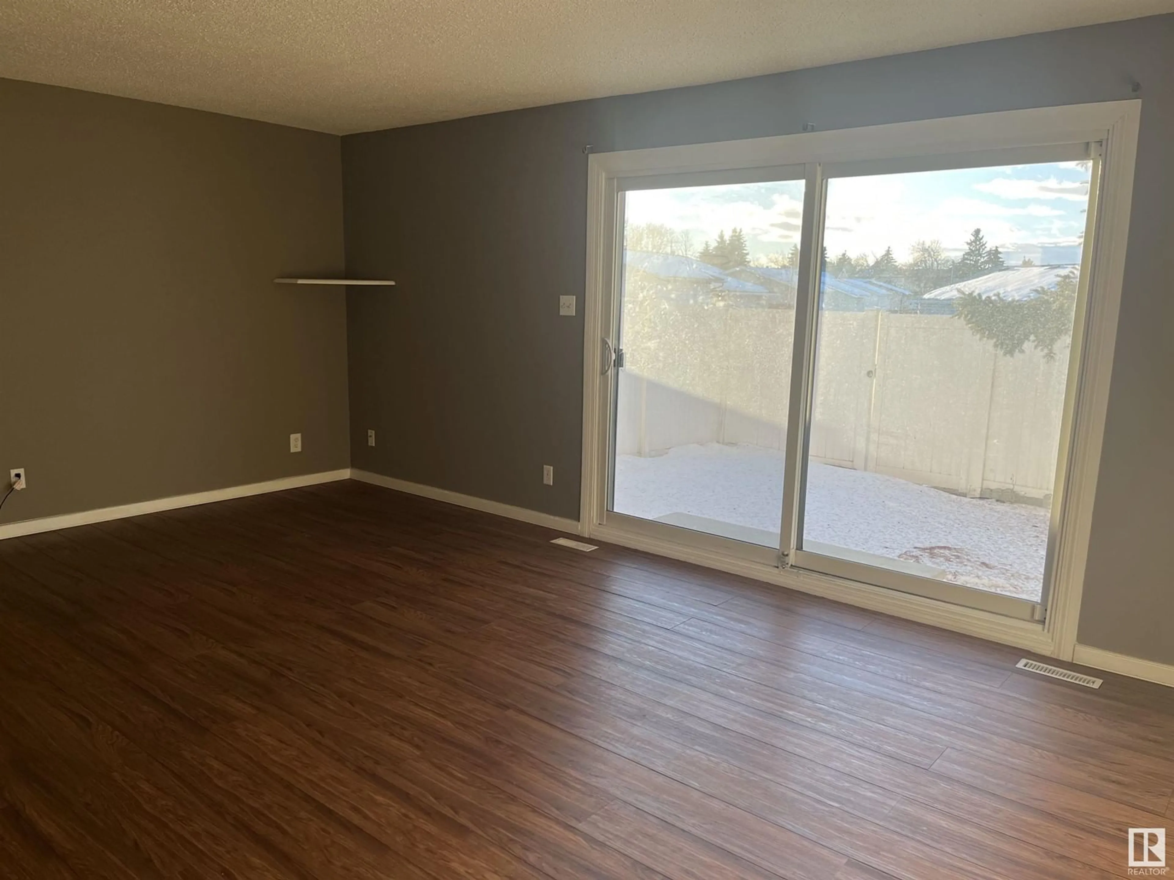 A pic of a room for 11532 139 AV NW, Edmonton Alberta T5X3L4