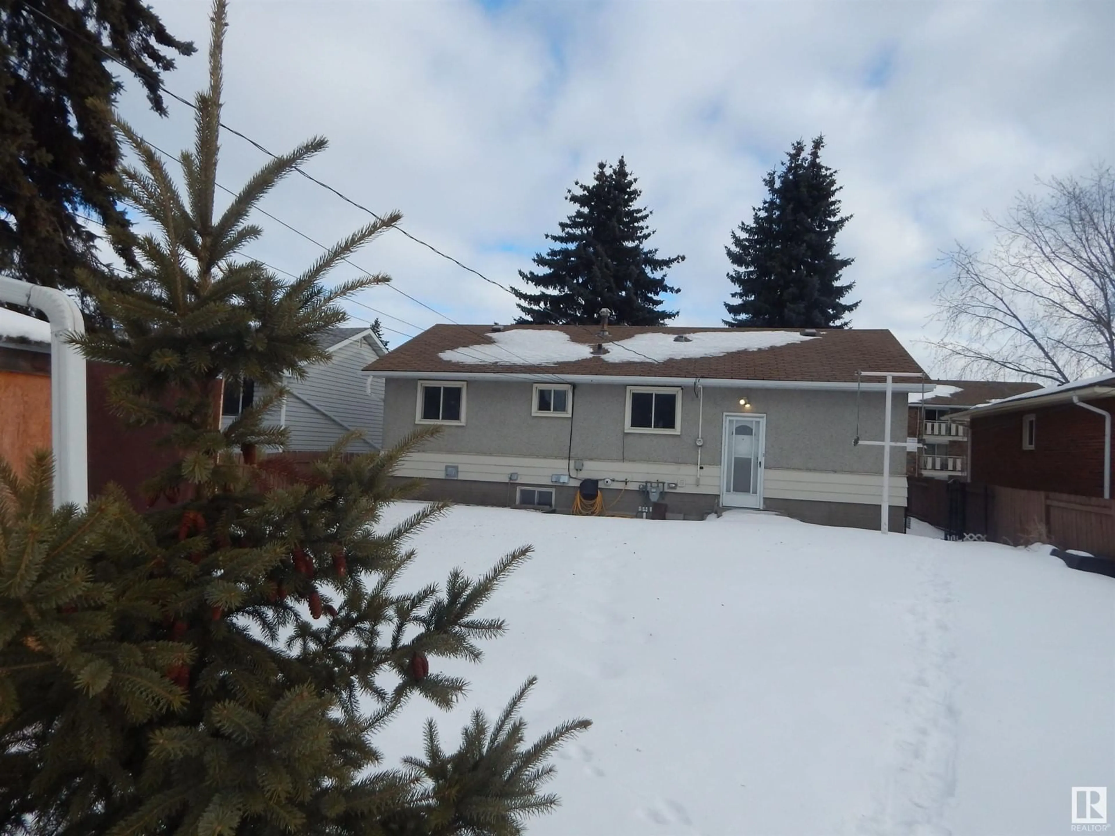 A pic from outside/outdoor area/front of a property/back of a property/a pic from drone, street for 13124 83 ST NW, Edmonton Alberta T5E2W6