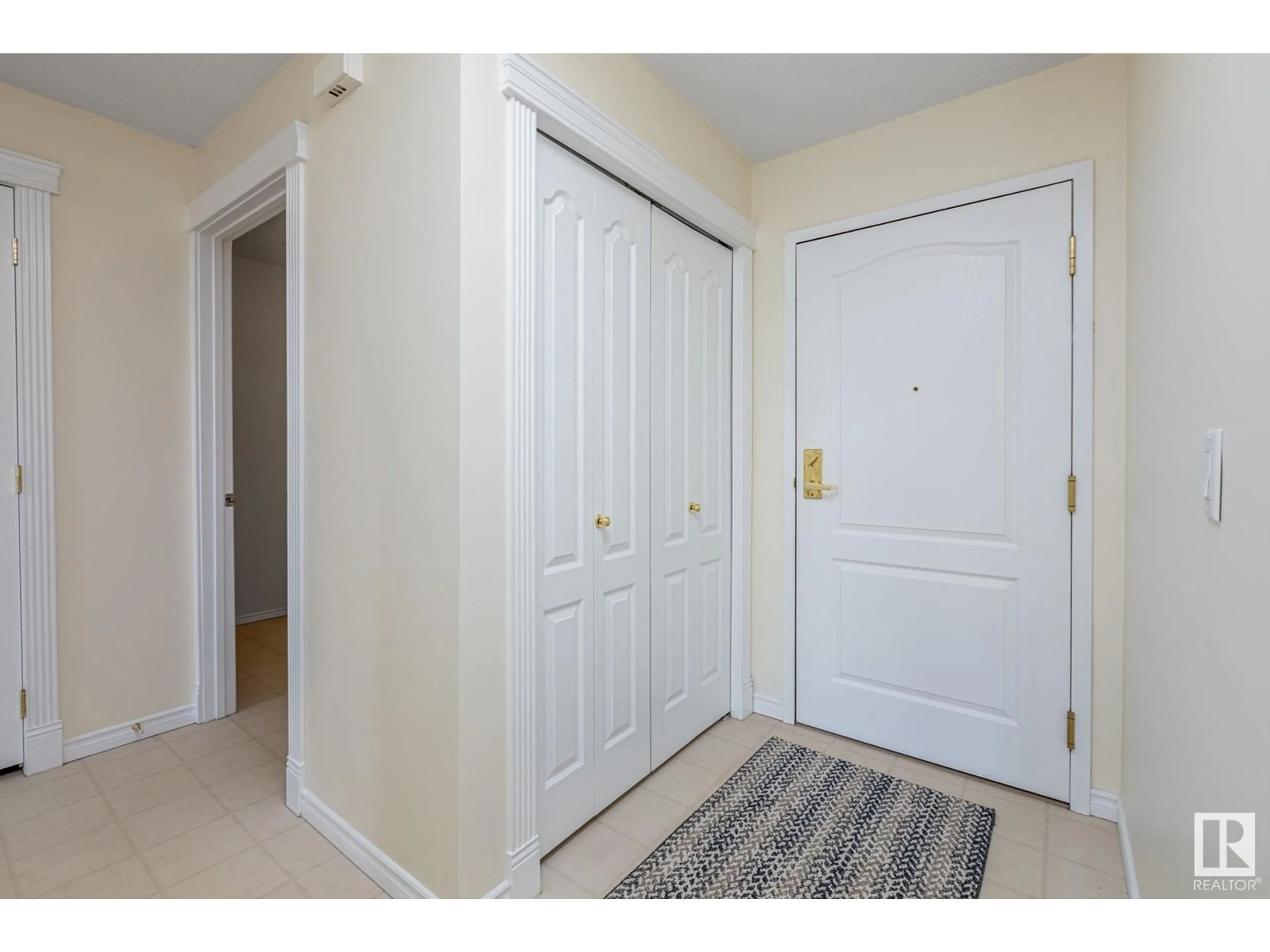 Indoor entryway for #336 2741 55 ST NW, Edmonton Alberta T6L7G7