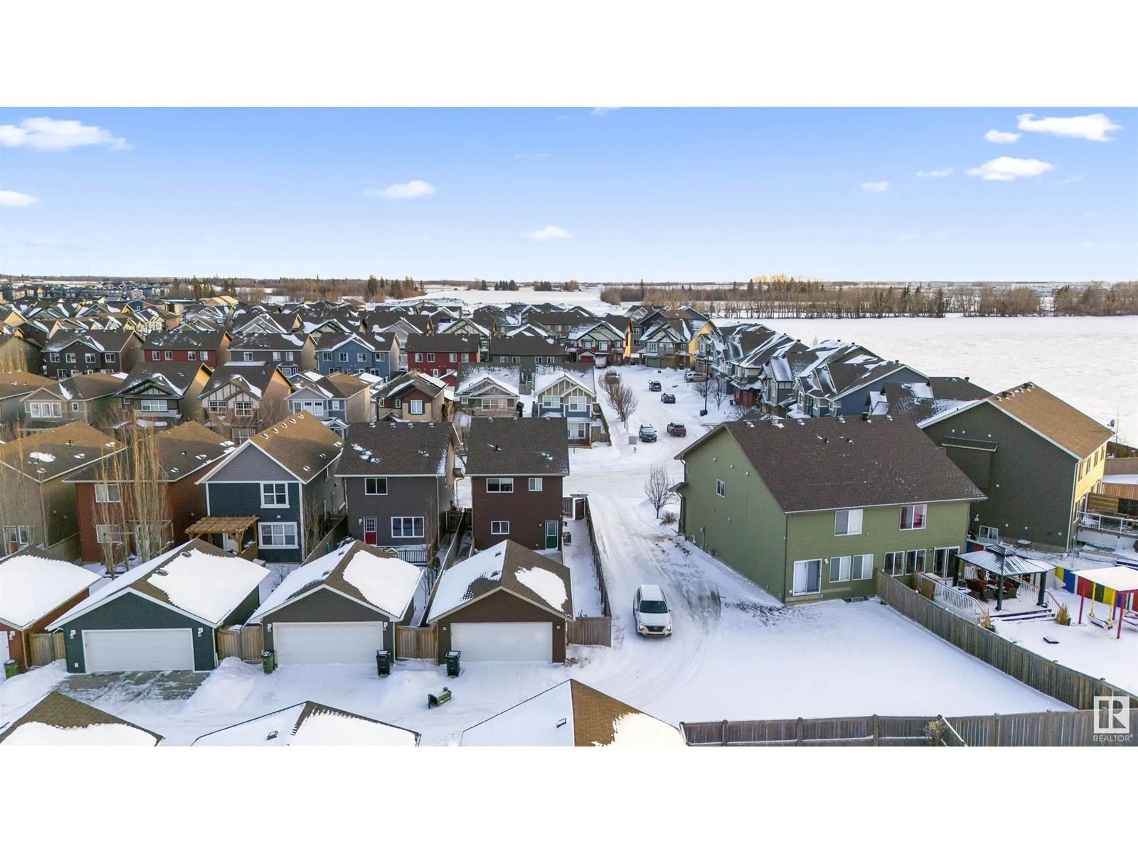 A pic from outside/outdoor area/front of a property/back of a property/a pic from drone, unknown for 4216 ORCHARDS DR SW, Edmonton Alberta T6X1P1