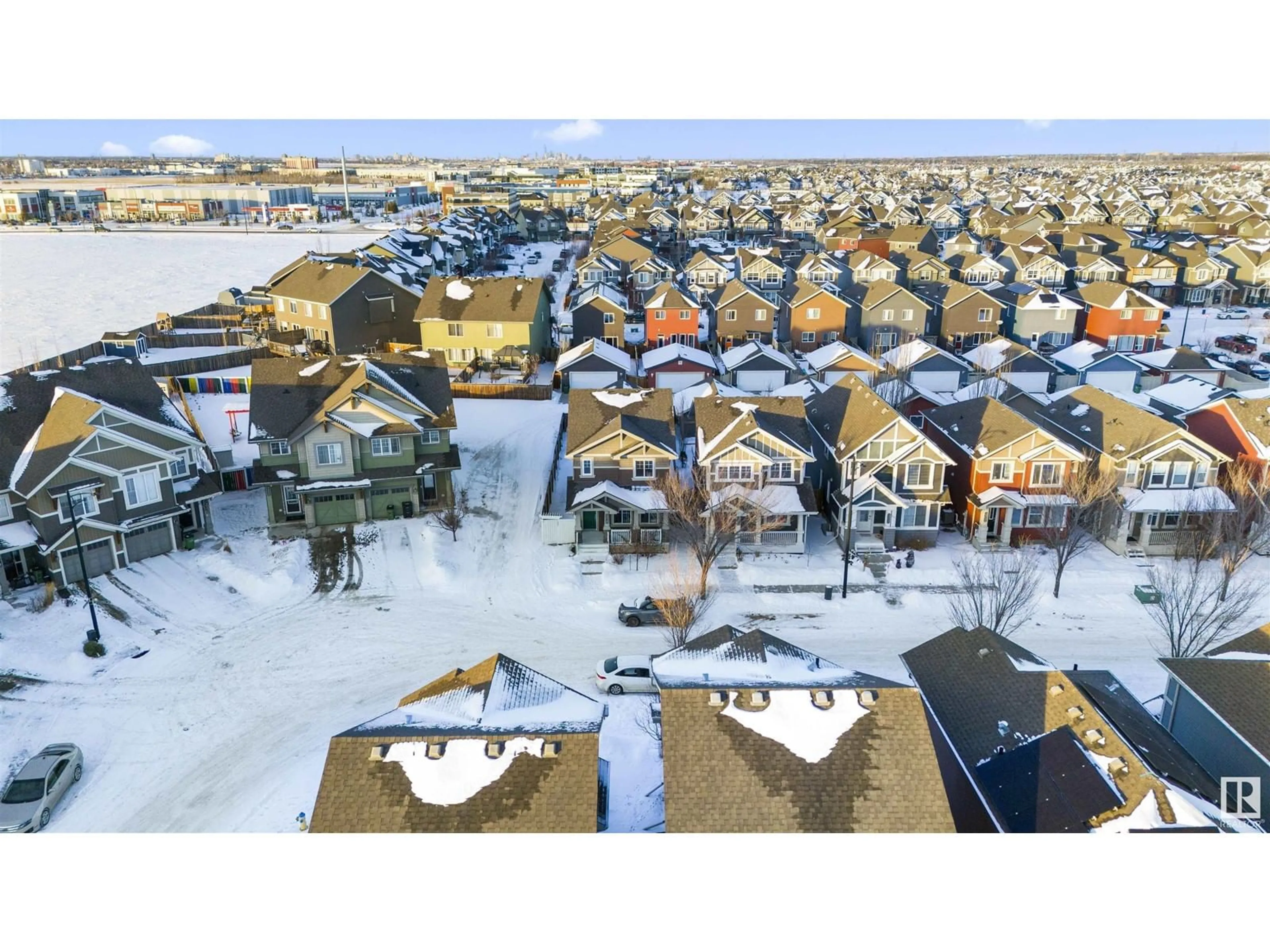 A pic from outside/outdoor area/front of a property/back of a property/a pic from drone, street for 4216 ORCHARDS DR SW, Edmonton Alberta T6X1P1