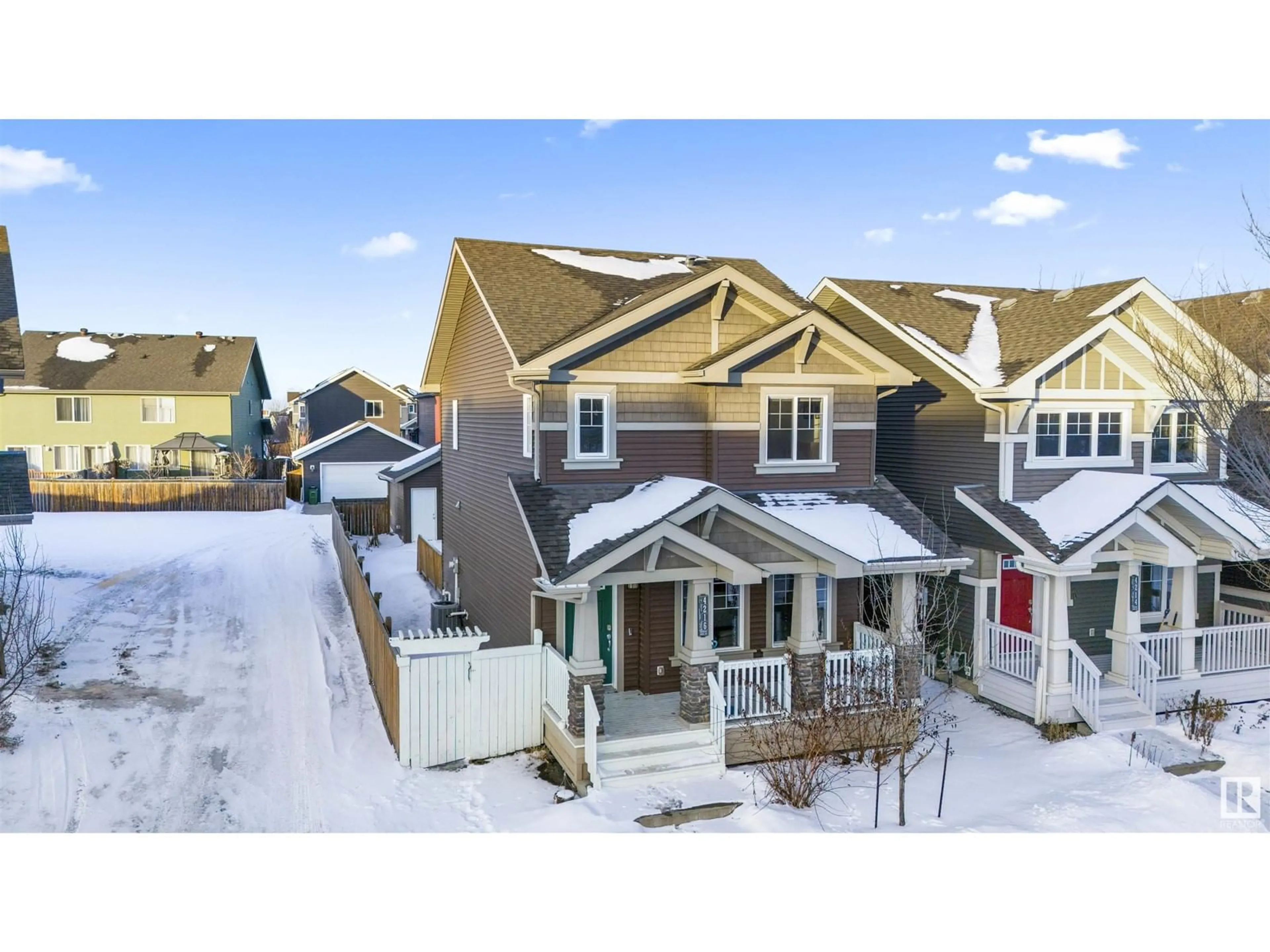 A pic from outside/outdoor area/front of a property/back of a property/a pic from drone, street for 4216 ORCHARDS DR SW, Edmonton Alberta T6X1P1