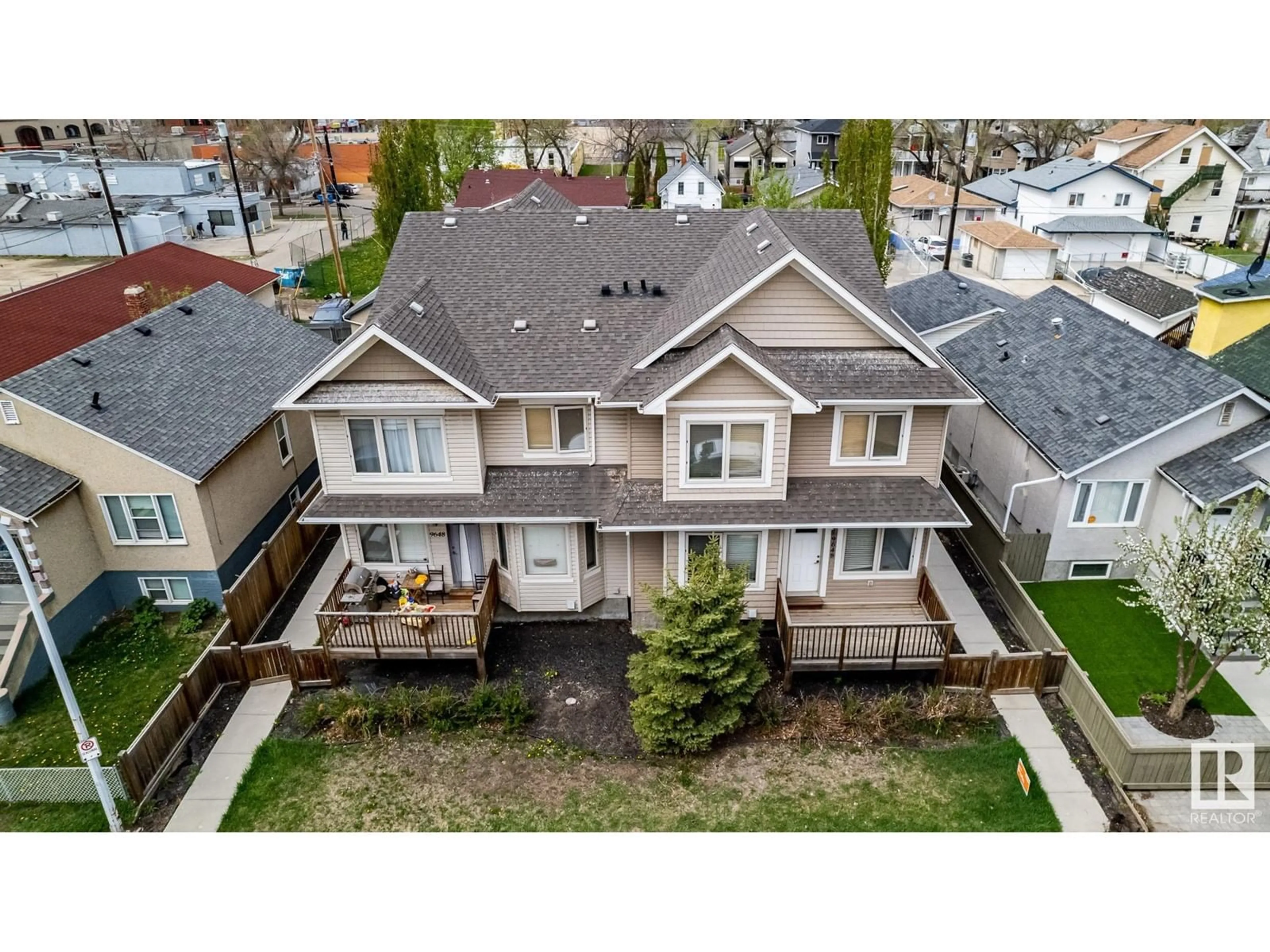 A pic from outside/outdoor area/front of a property/back of a property/a pic from drone, unknown for 9648 106 AV NW, Edmonton Alberta T5H0N4