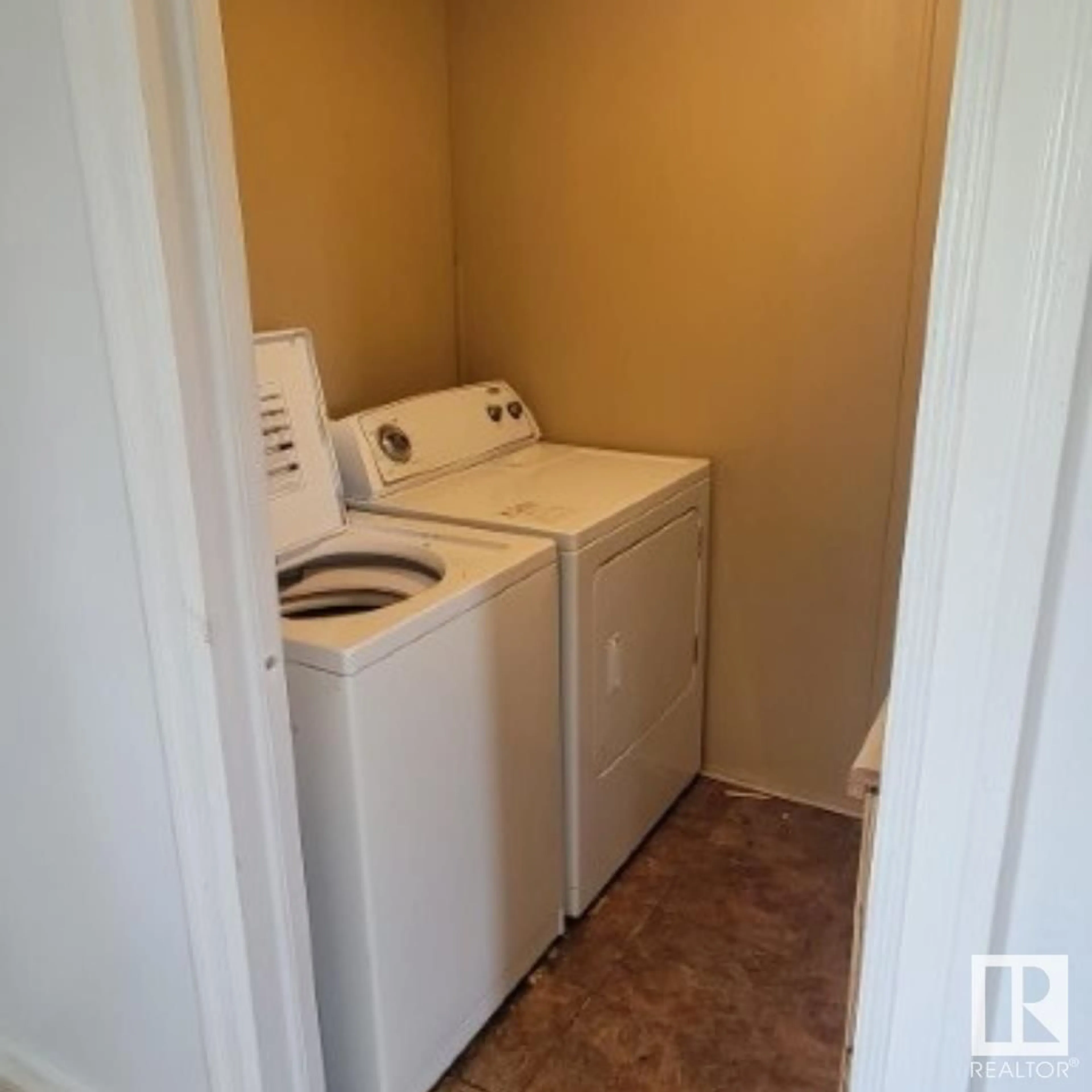 Laundry room for 55123 HWY 765, Rural Lac Ste. Anne County Alberta T0E2K0