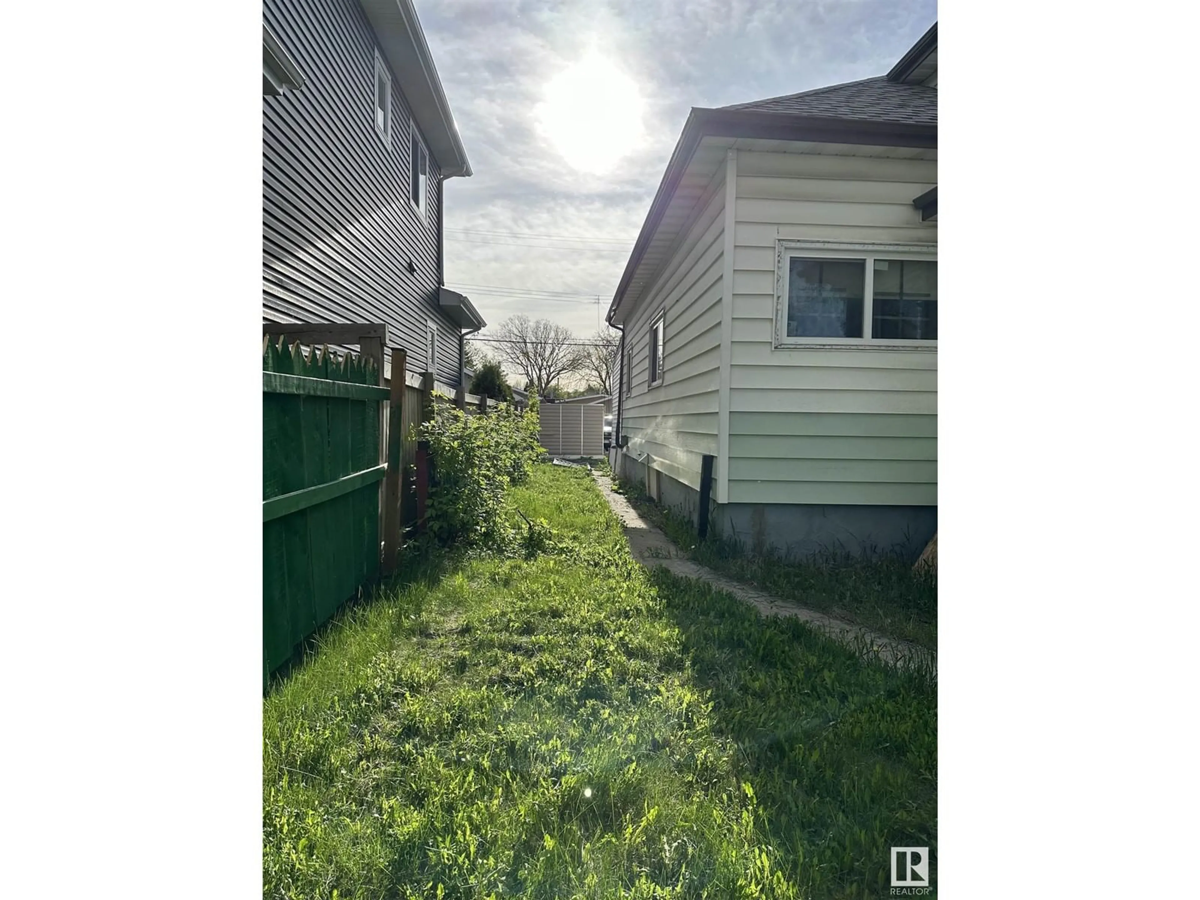 Unknown for 11128 95A ST NW, Edmonton Alberta T5G1N7