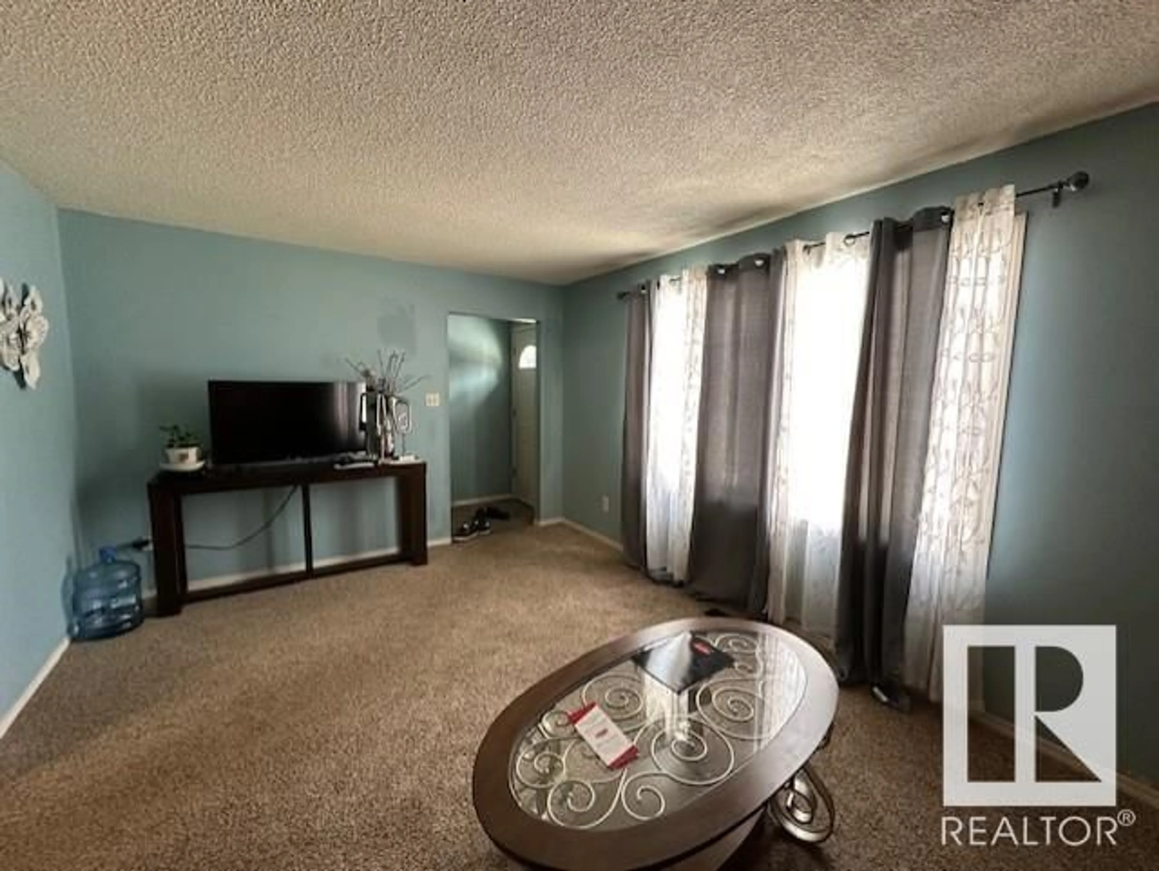 A pic of a room for 13218 81 ST NW, Edmonton Alberta T5C1N7