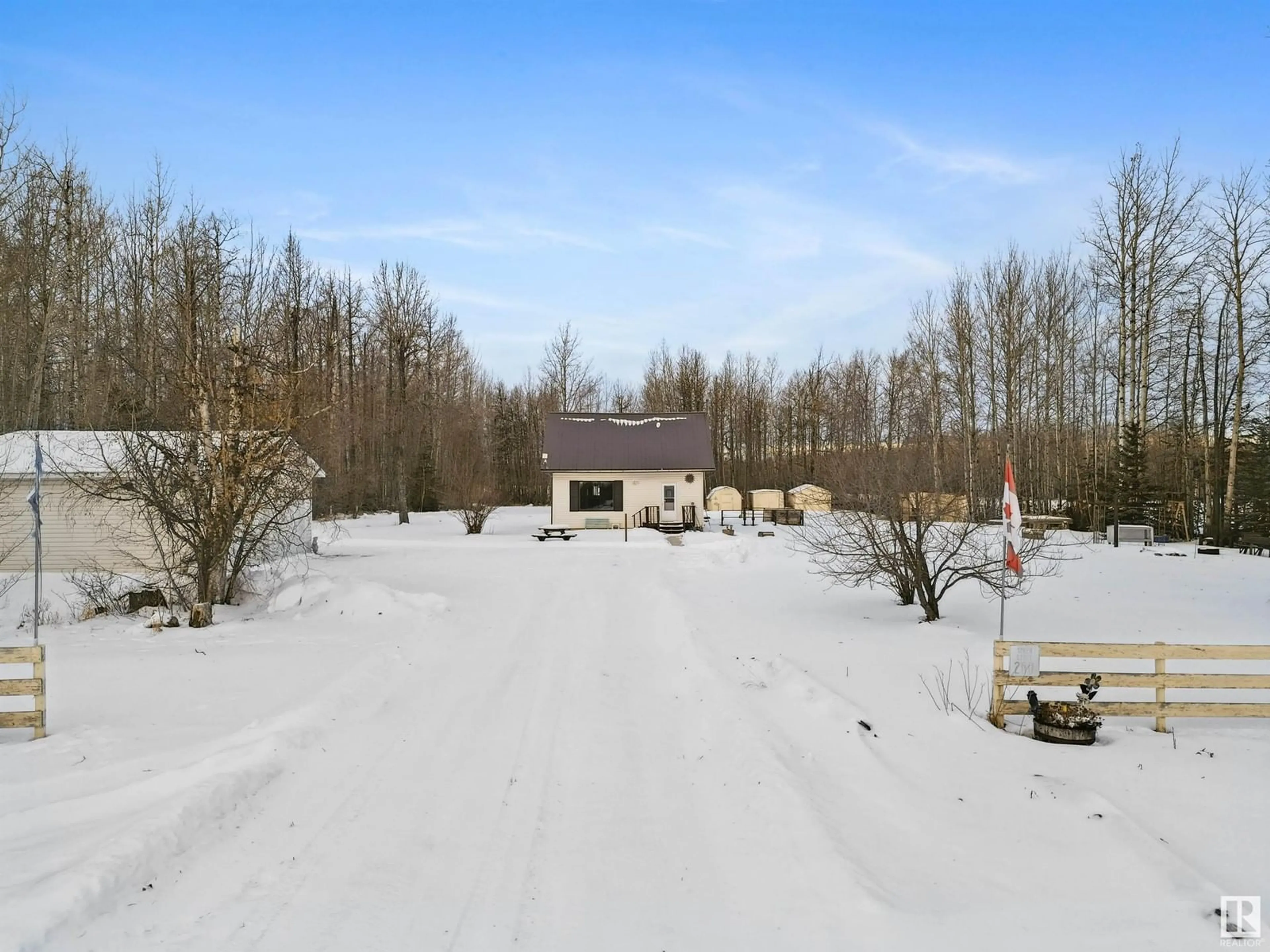 A pic from outside/outdoor area/front of a property/back of a property/a pic from drone, unknown for 48312 RGE ROAD 84, Rural Brazeau County Alberta T7A2A1