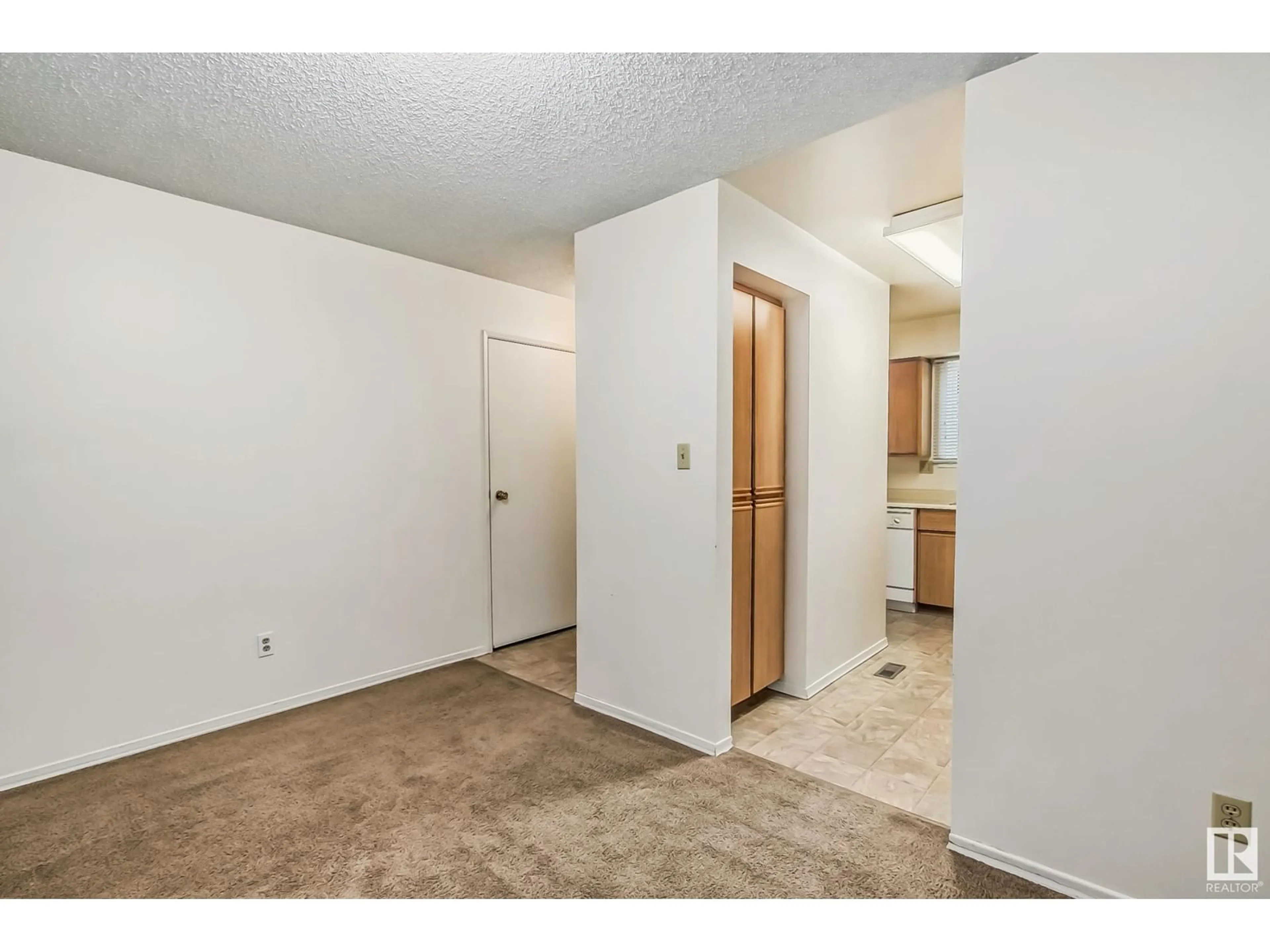 A pic of a room for #16 7604 29 AV NW, Edmonton Alberta T6K3Z2