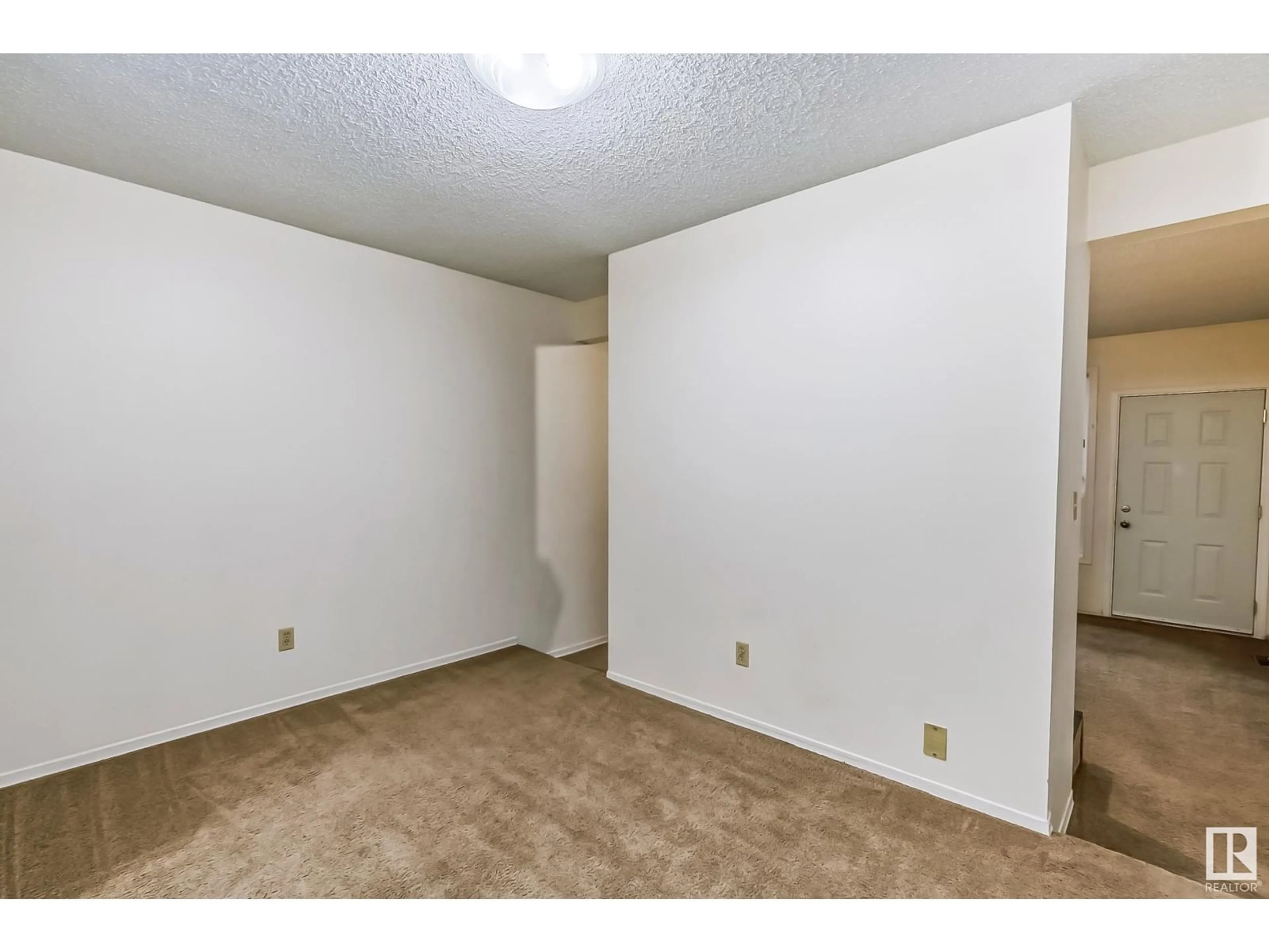 A pic of a room for #16 7604 29 AV NW, Edmonton Alberta T6K3Z2