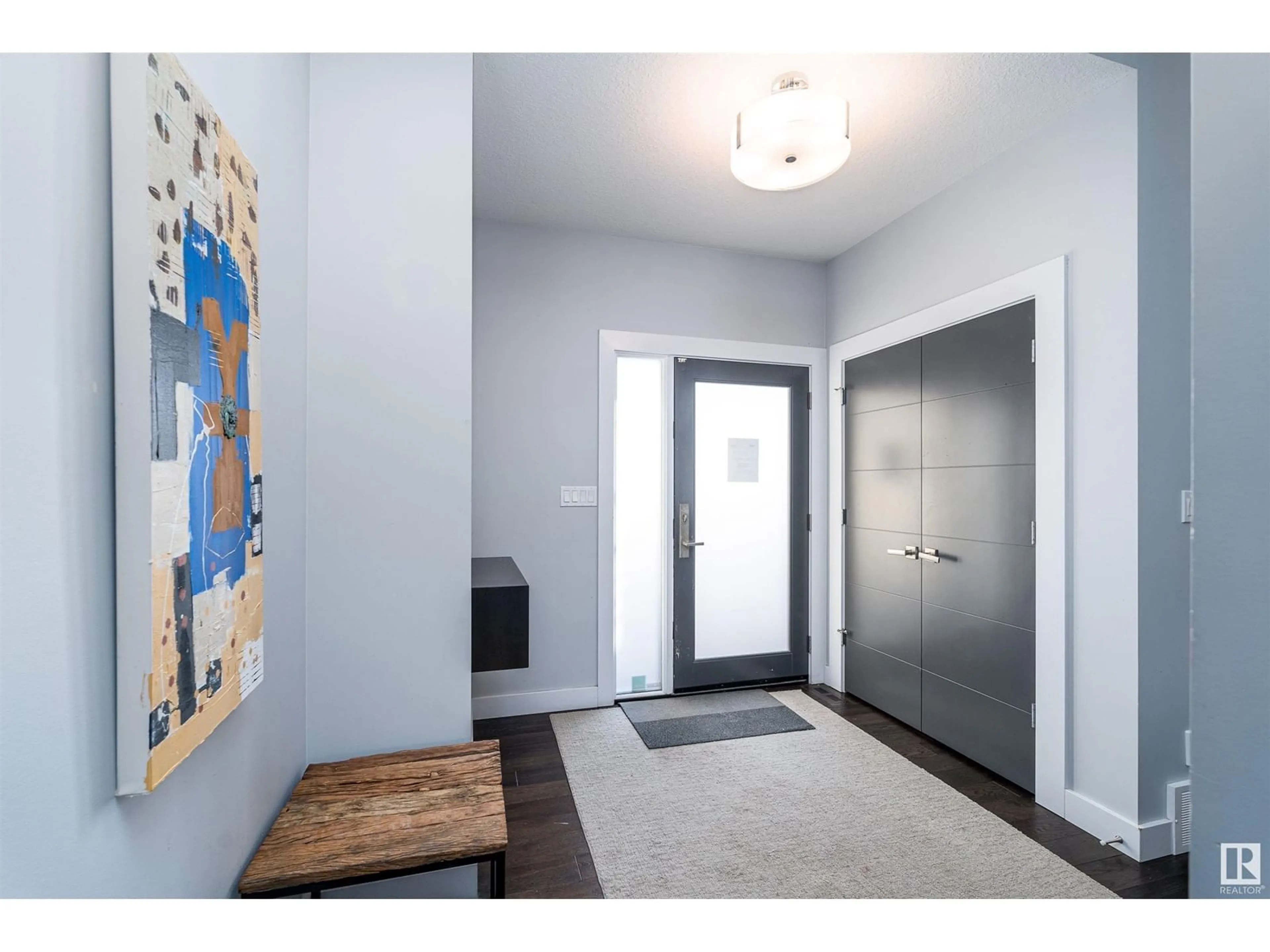 Indoor entryway for 7280 May Road NW NW, Edmonton Alberta T6R0T2