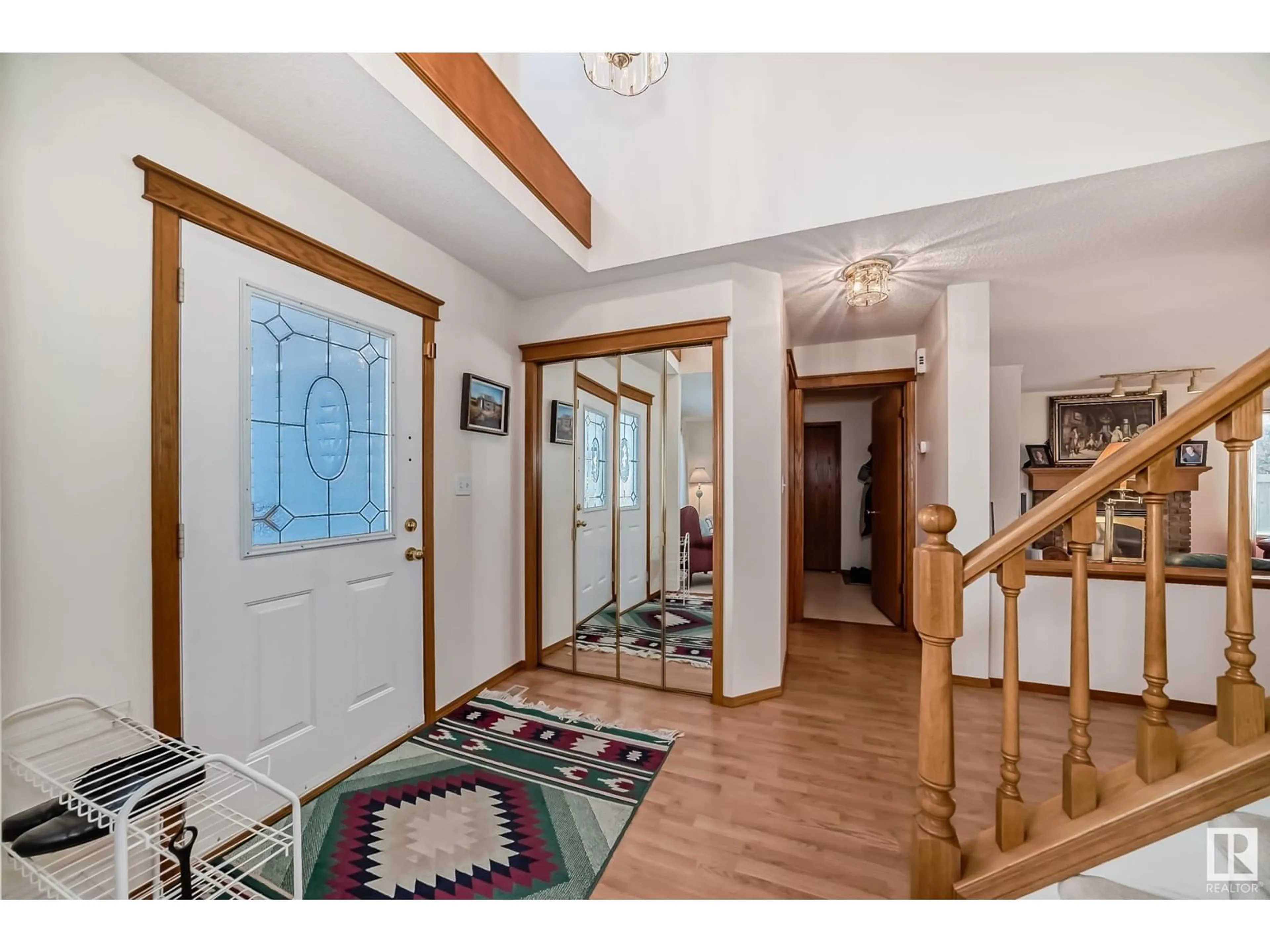 Indoor foyer for 105 RIDGEMONT CR, Sherwood Park Alberta T8A5N4