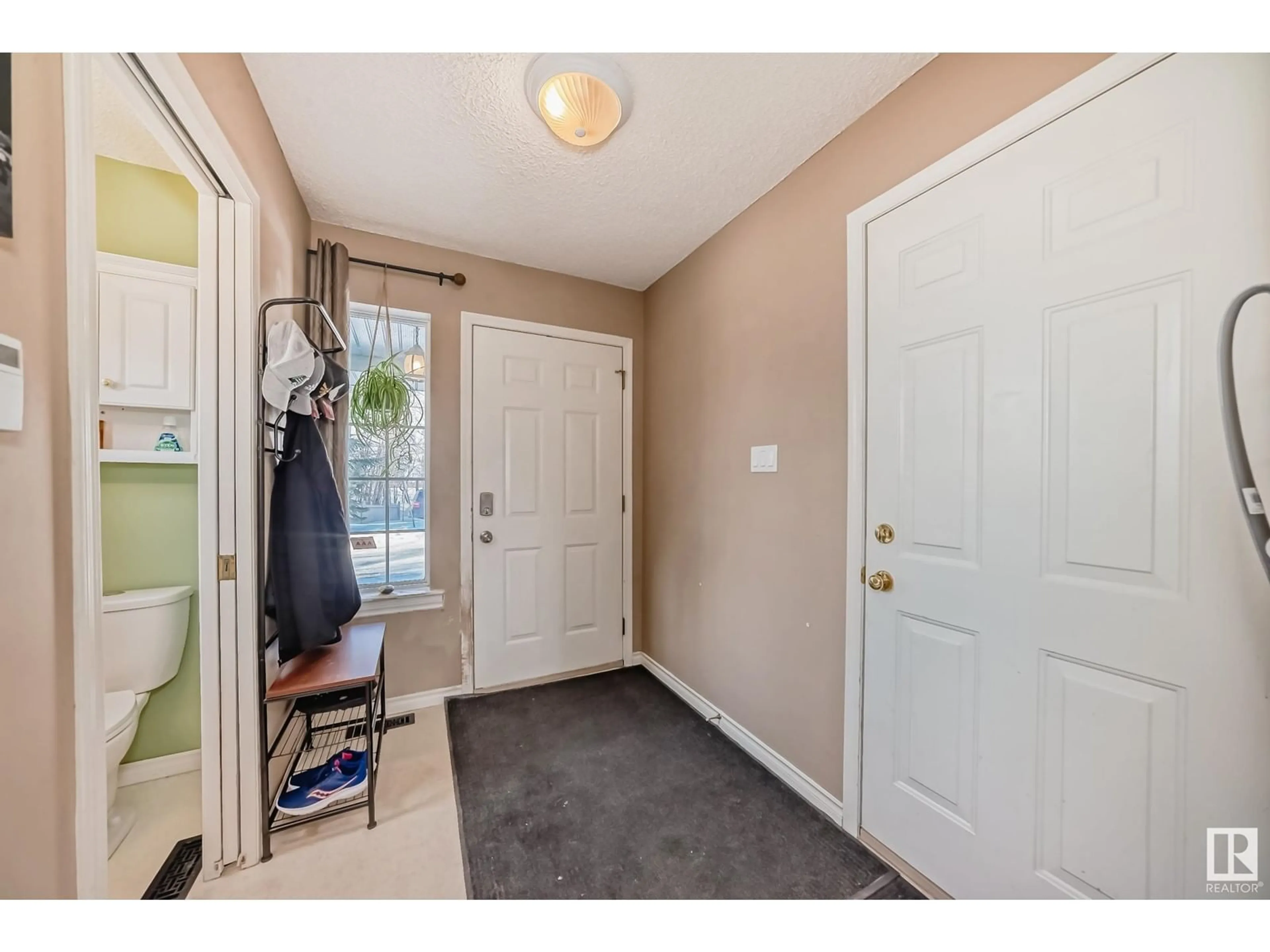 Indoor entryway for #40 13 HAWTHORNE CR, St. Albert Alberta T8N6N5