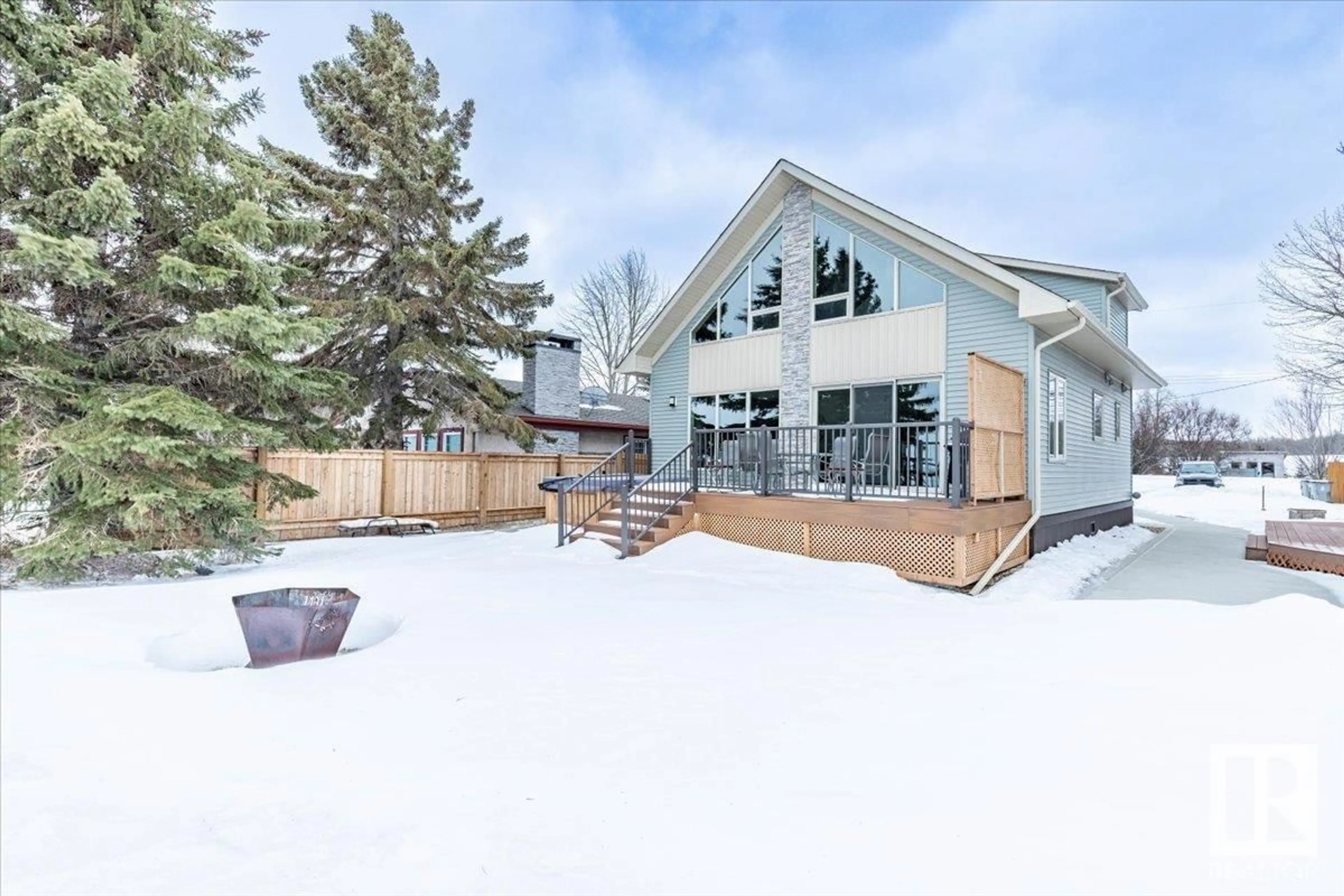 Unknown for 33 LAKESHORE DR, Rural Wetaskiwin County Alberta T0C2V0