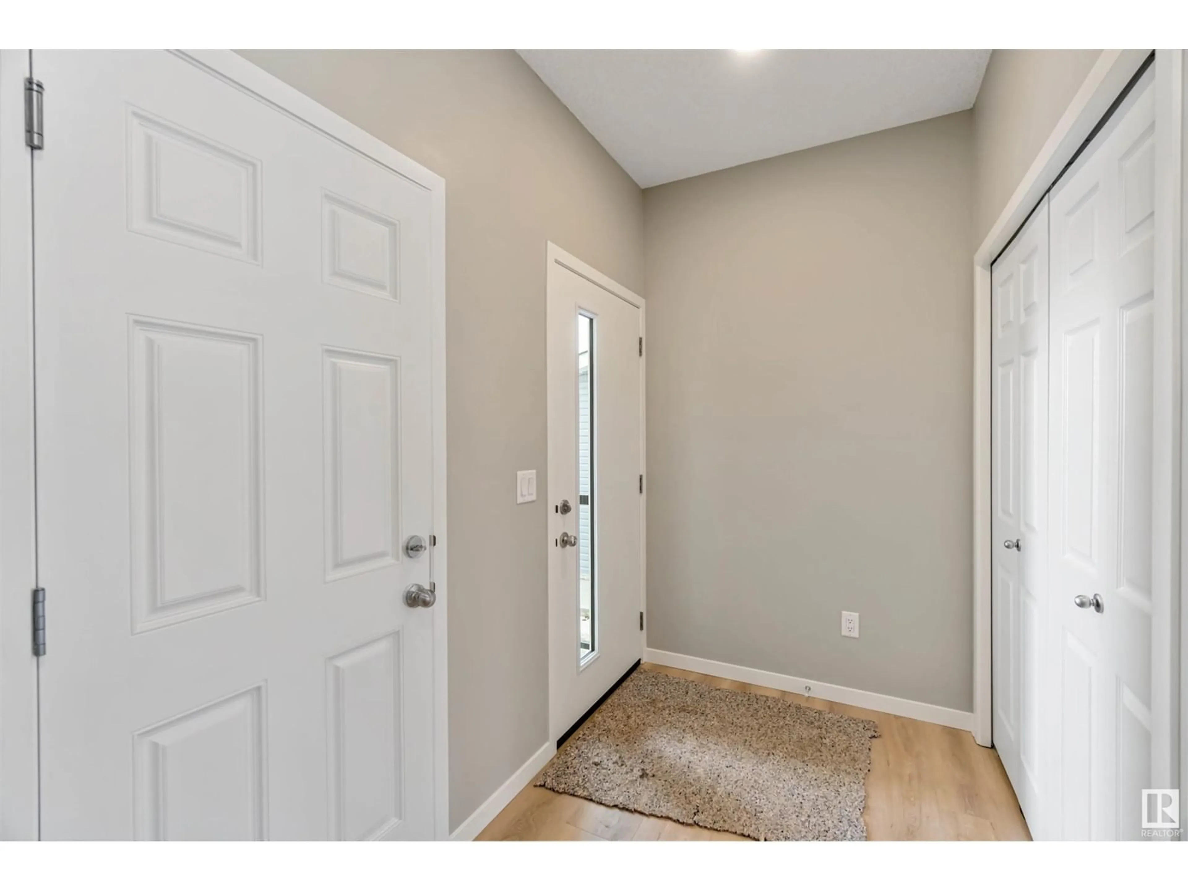 Indoor entryway for 8880 Carson WY SW, Edmonton Alberta T6W5H8