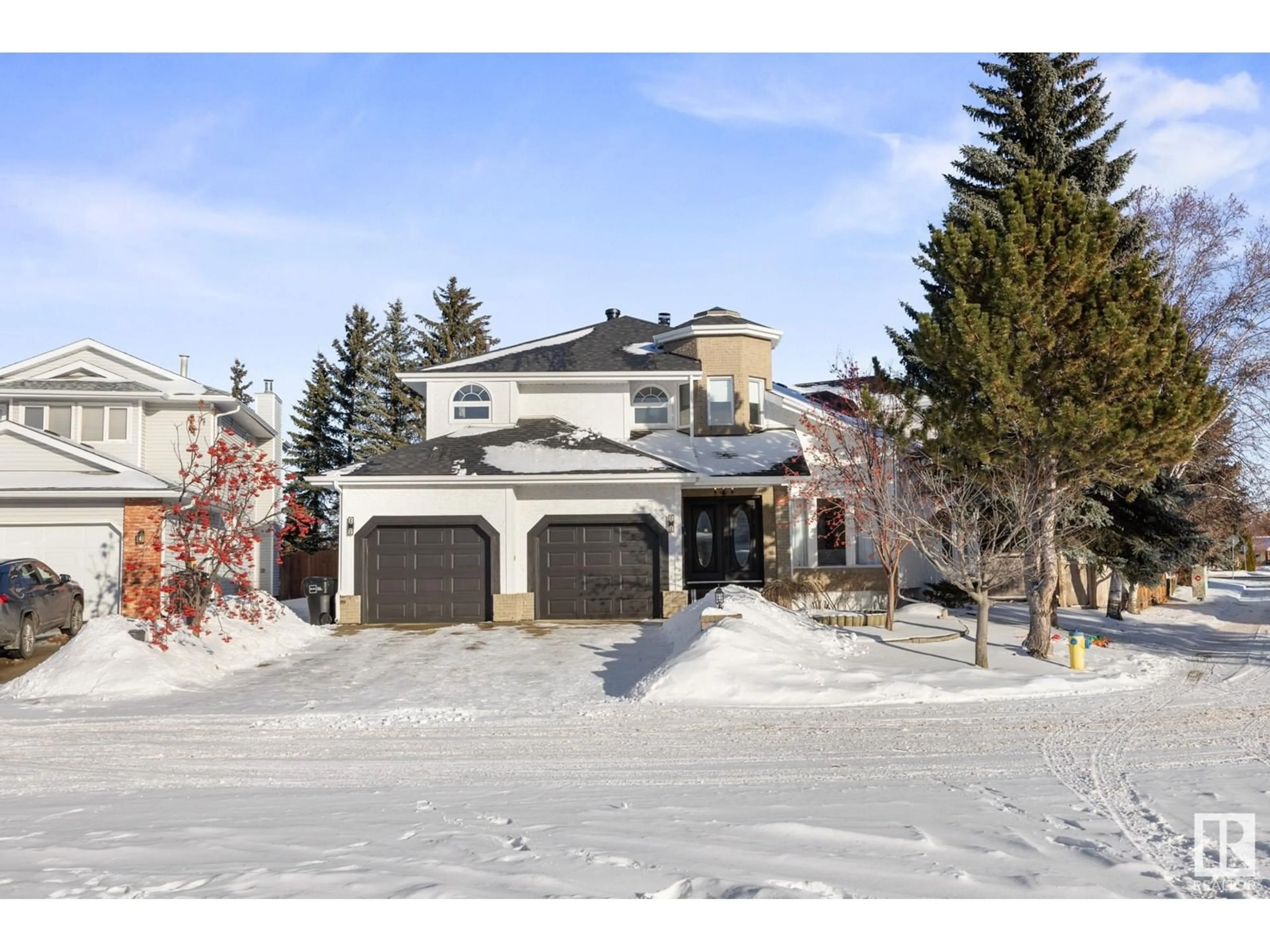 A pic from outside/outdoor area/front of a property/back of a property/a pic from drone, street for 10908 18 AV NW NW, Edmonton Alberta T6J6K2