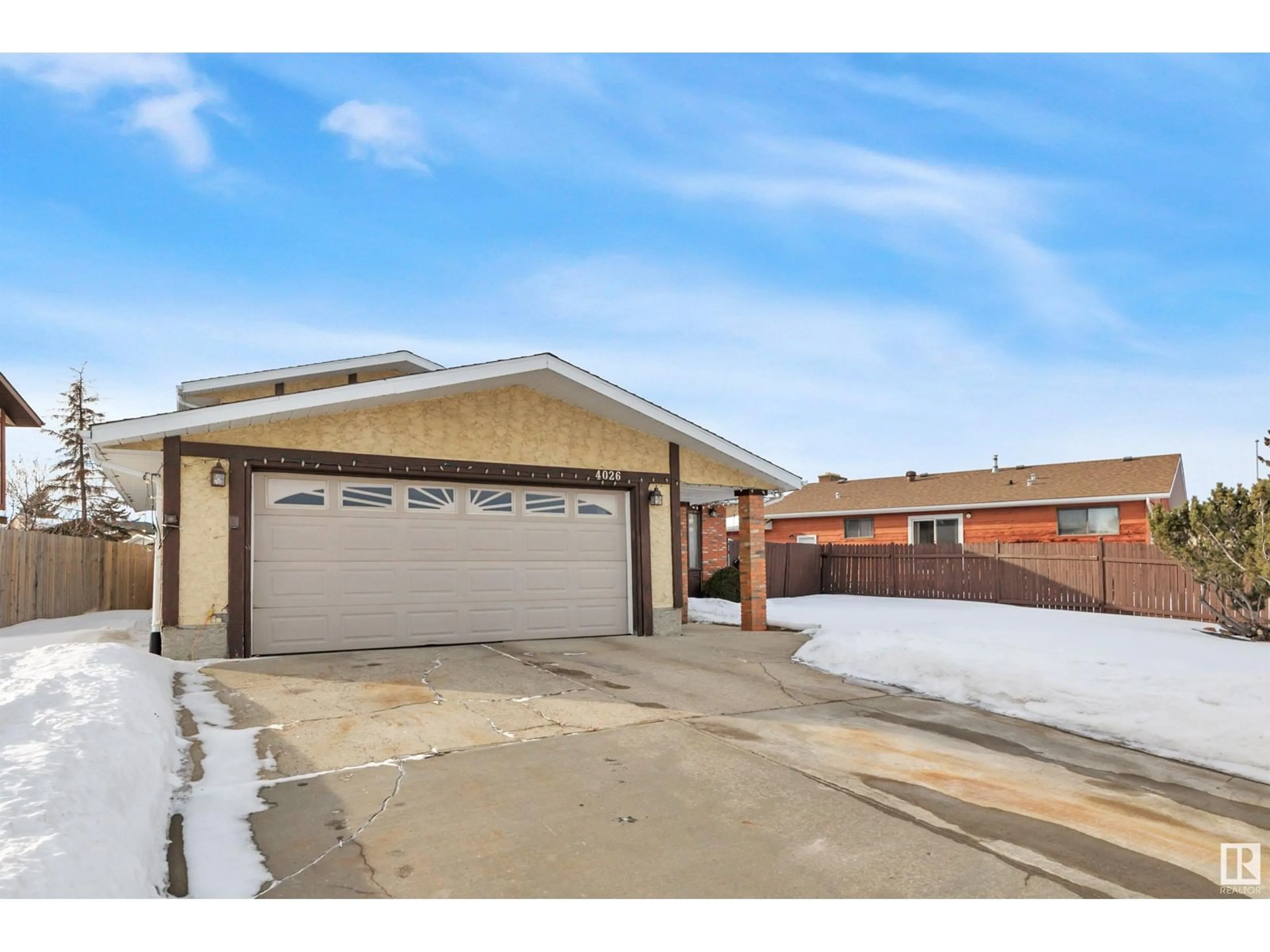 Indoor garage for 4026 39 ST, Leduc Alberta T9E4V8