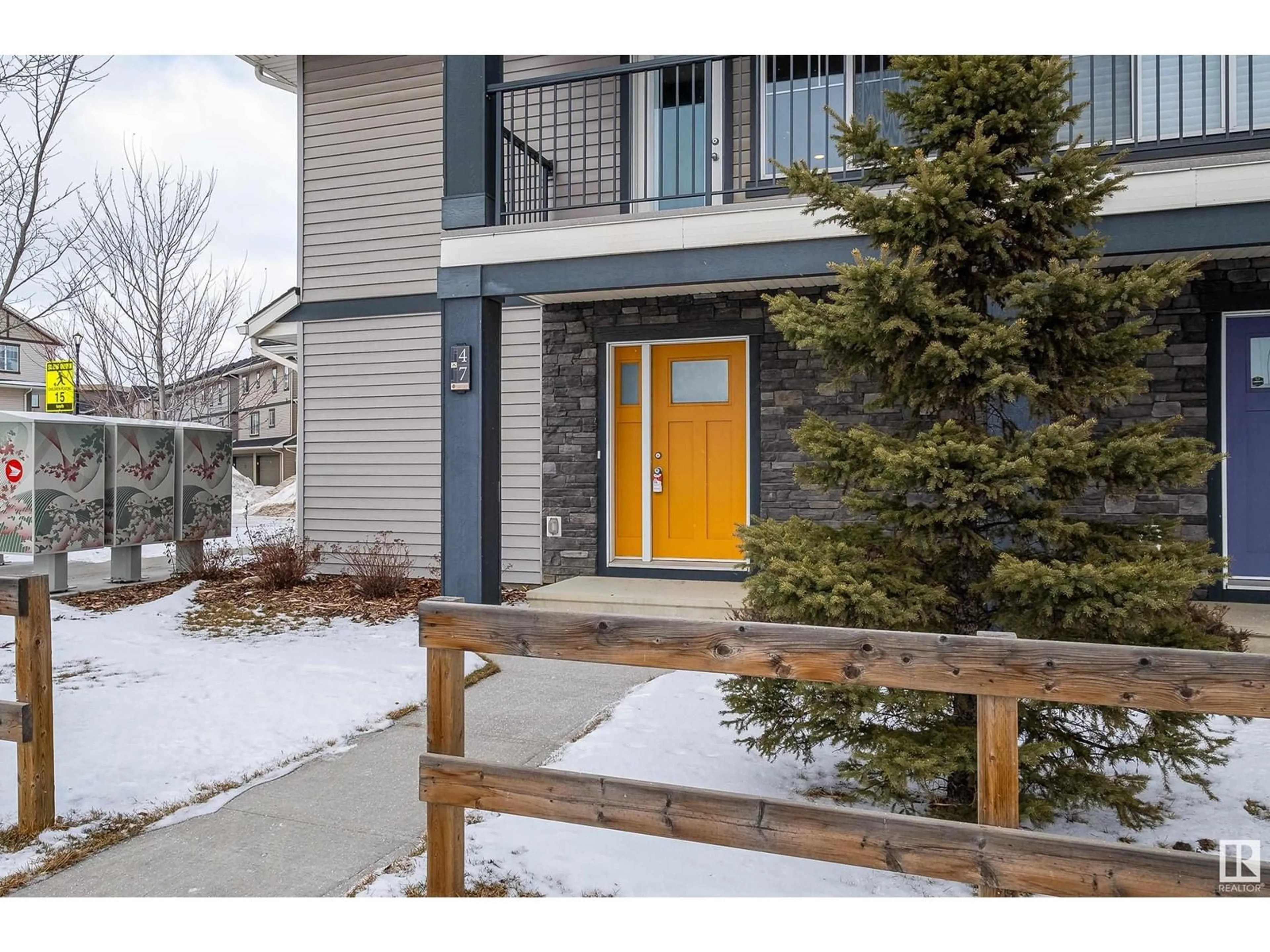 Indoor entryway for #47 50 McLaughlin Drive, Spruce Grove Alberta T7X0E1