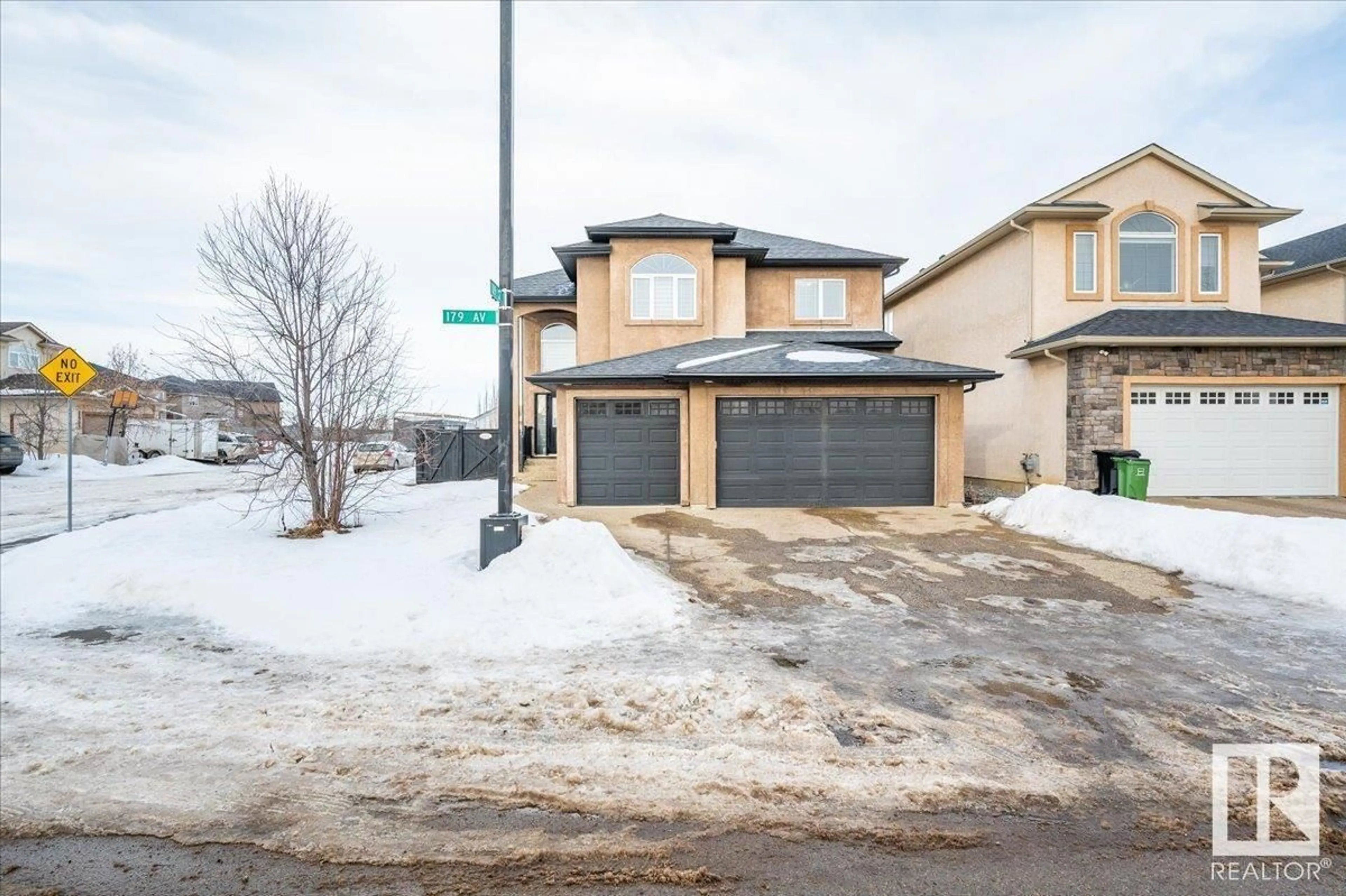 A pic from outside/outdoor area/front of a property/back of a property/a pic from drone, street for 10824 179 AV NW, Edmonton Alberta T5X6X5