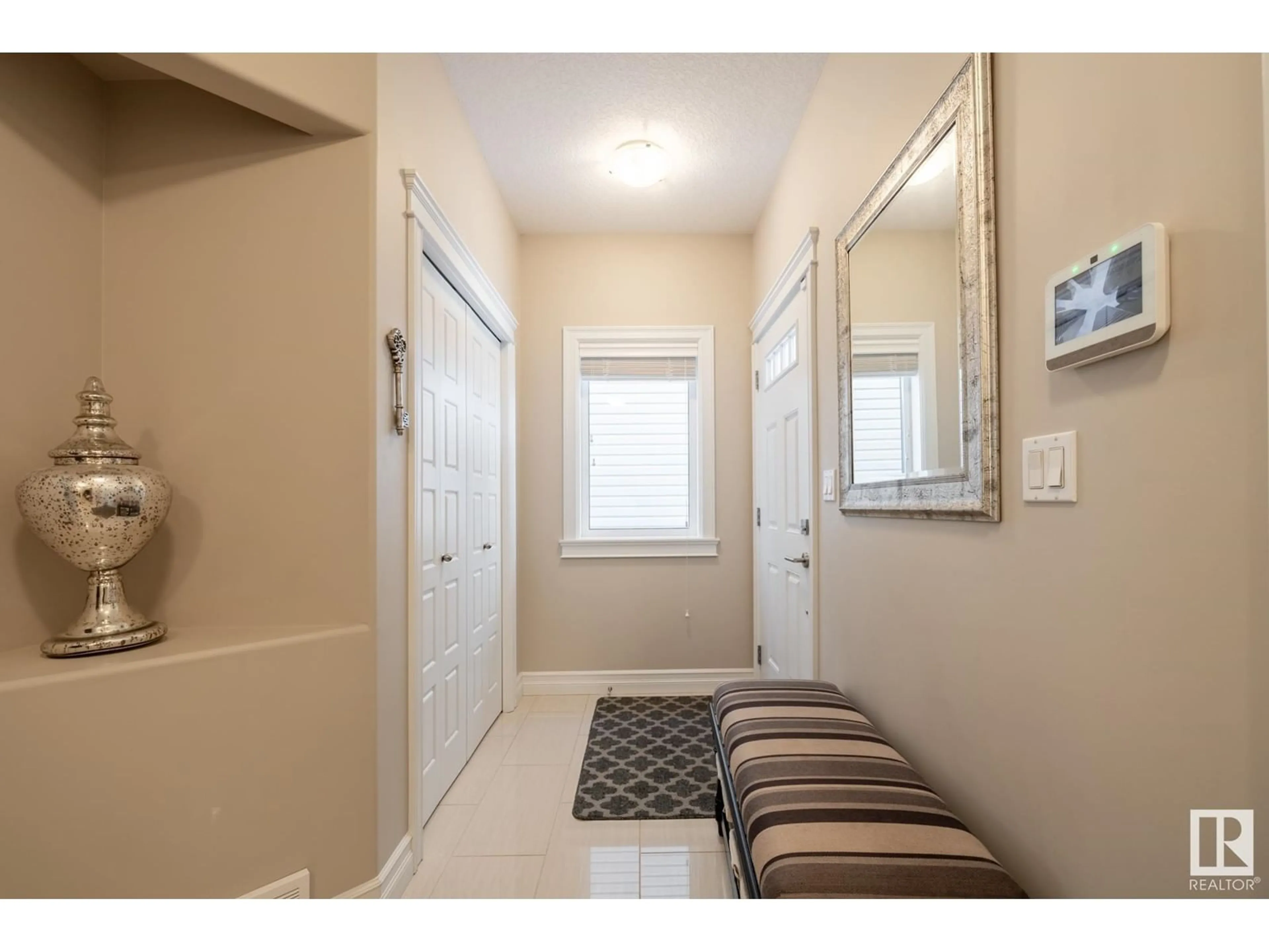 Indoor entryway for 16508 131 ST NW, Edmonton Alberta T6V0G1