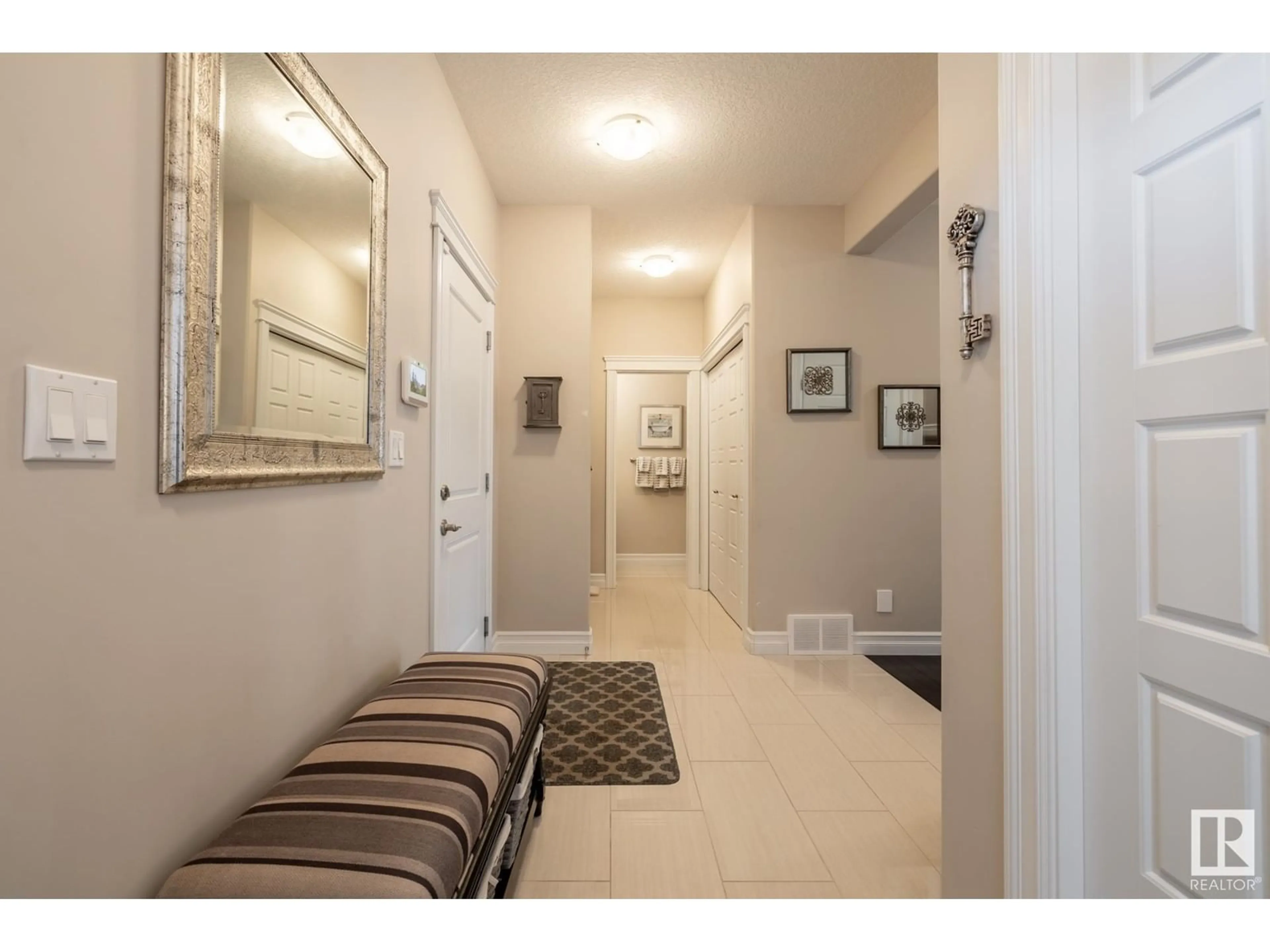 Indoor entryway for 16508 131 ST NW, Edmonton Alberta T6V0G1