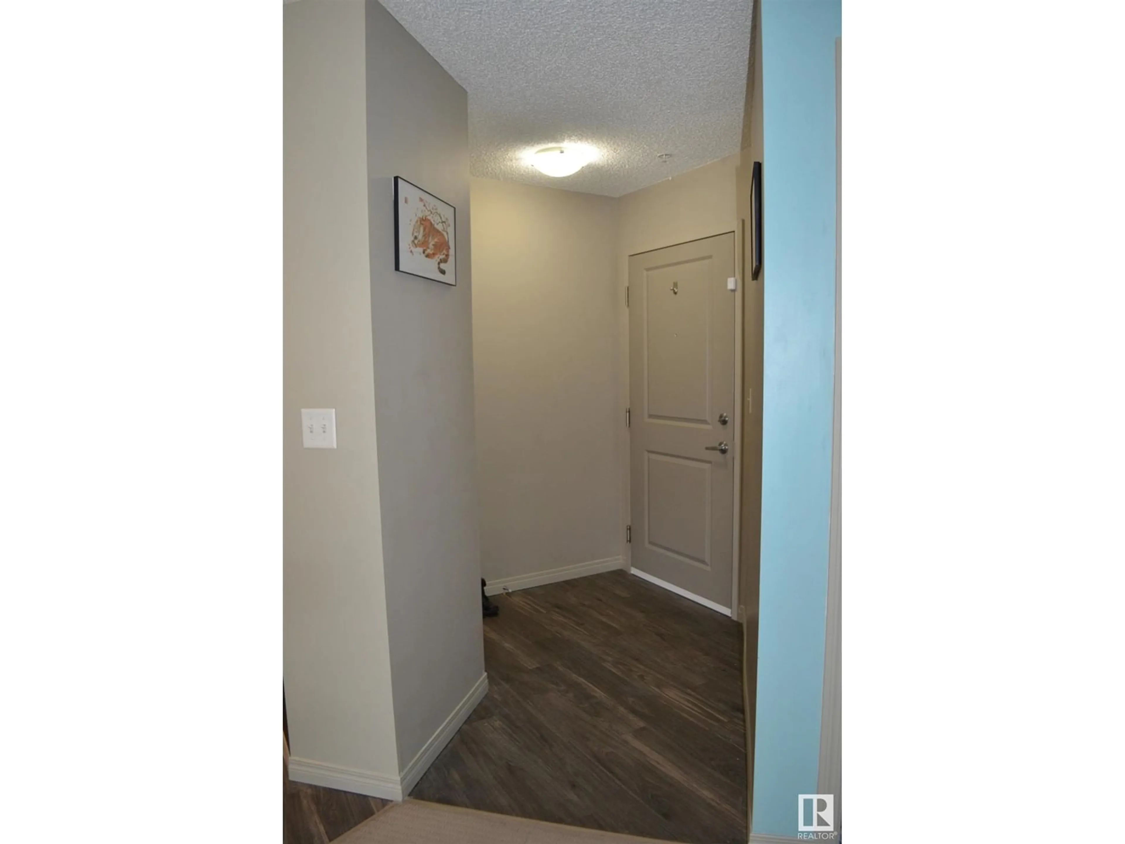 Indoor entryway for #111 11445 ELLERSLIE RD SW SW, Edmonton Alberta T6W1T1