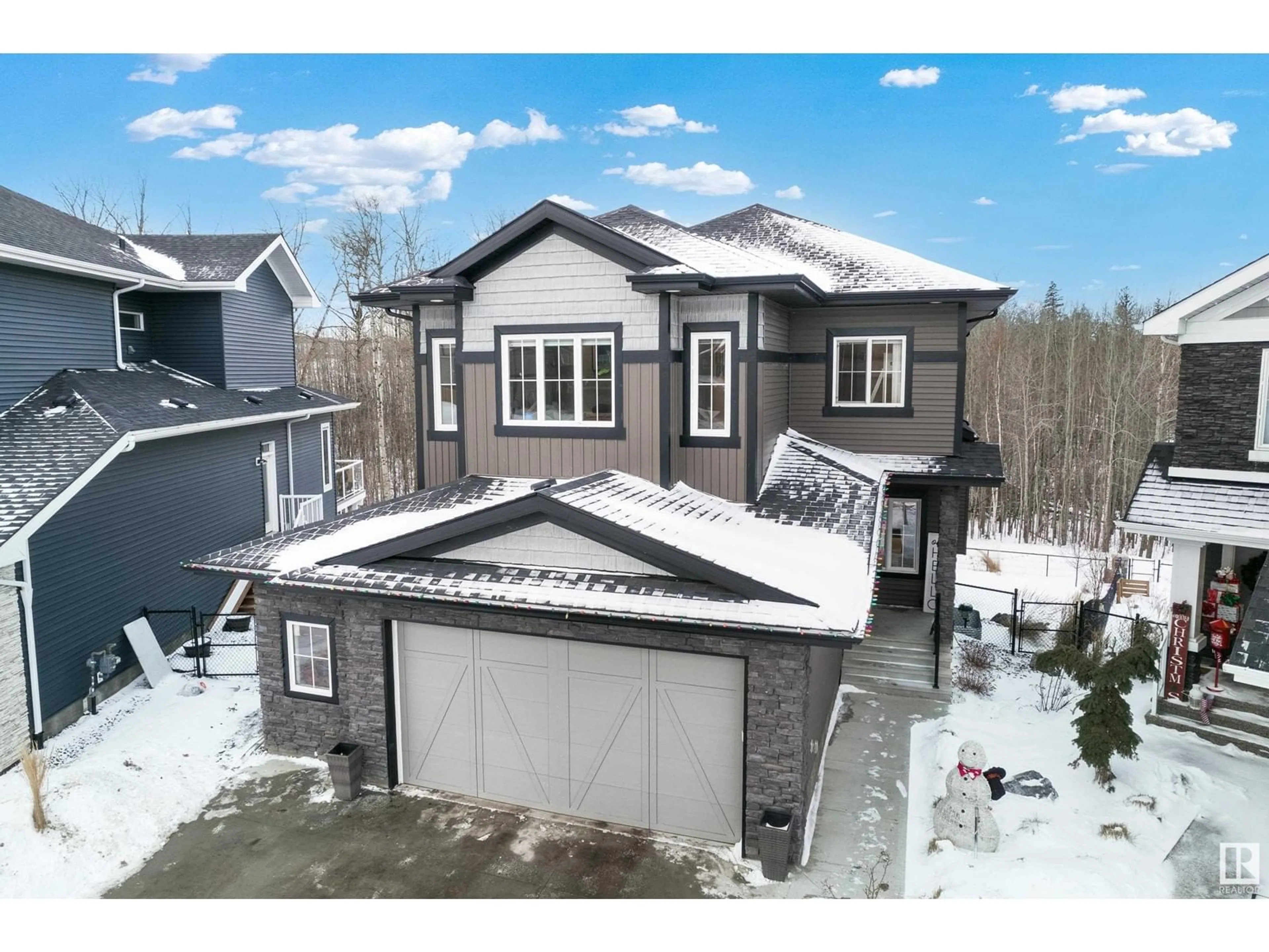 A pic from outside/outdoor area/front of a property/back of a property/a pic from drone, street for 609 MERLIN LANDING LD NW, Edmonton Alberta T5S0L9