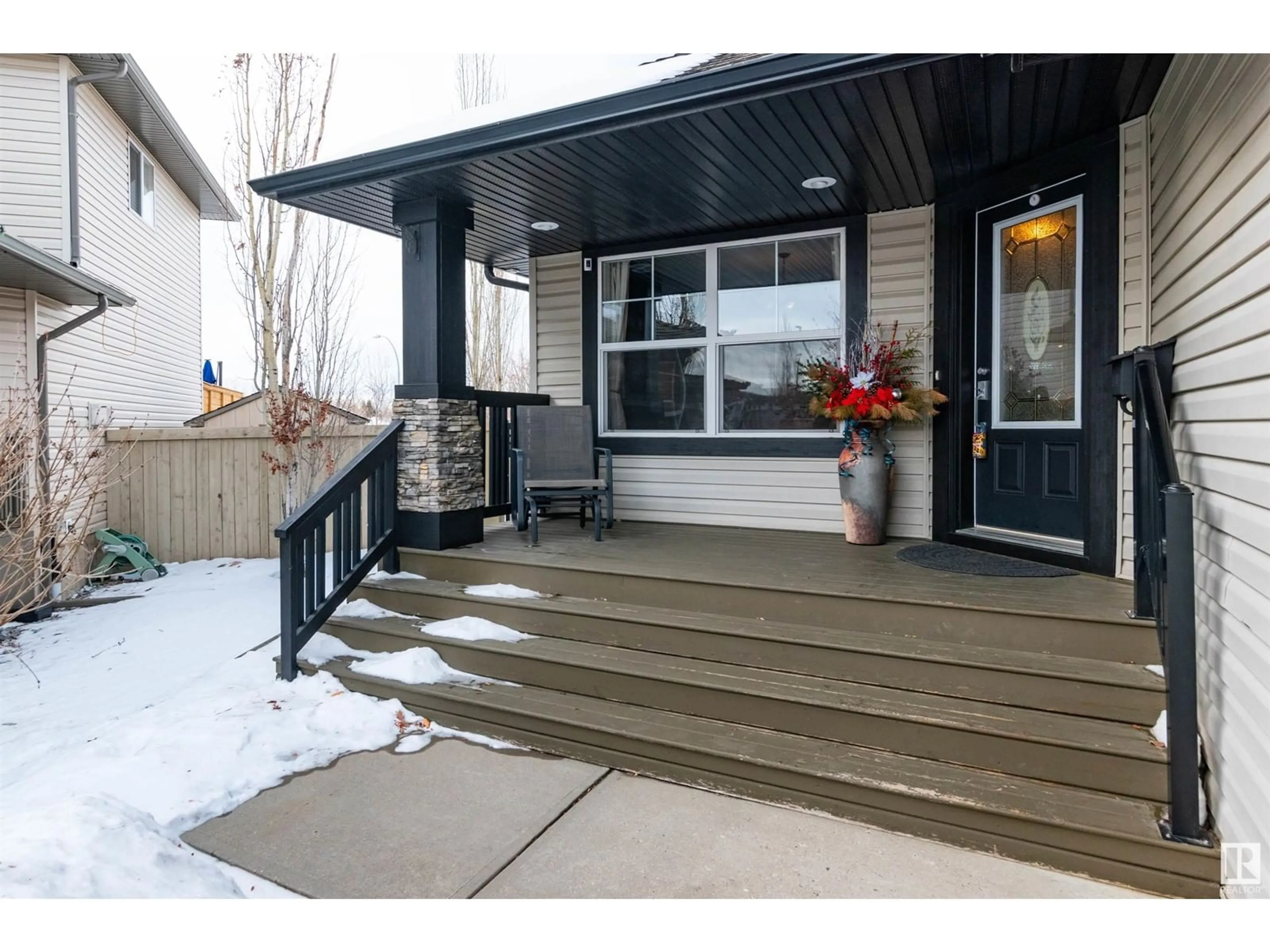 Indoor entryway for 10 RIDGELAND CR, Sherwood Park Alberta T8A6N5