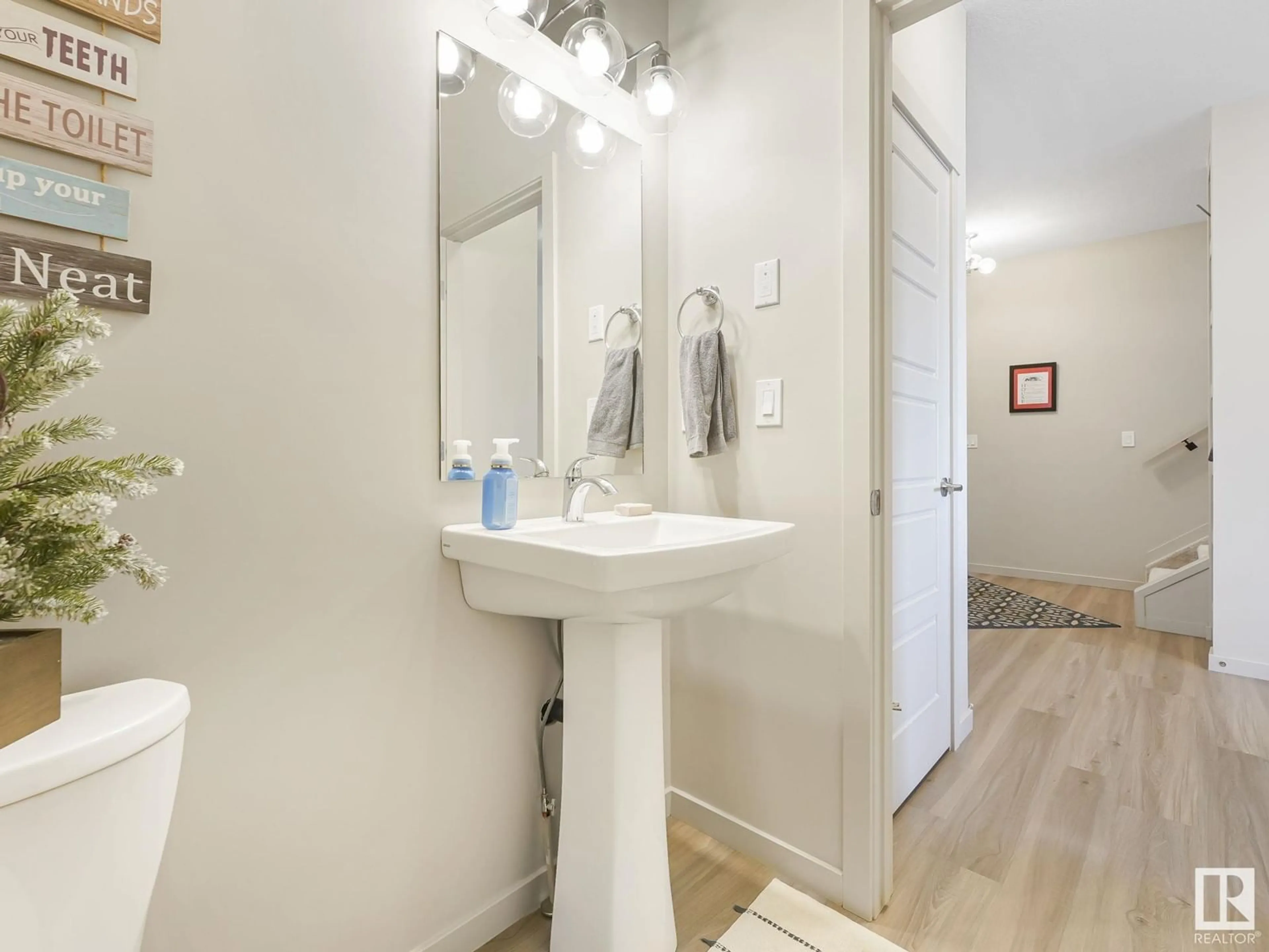 Standard bathroom, ceramic/tile floor for #14 50 EDINBURGH CRT, St. Albert Alberta T8N7X5