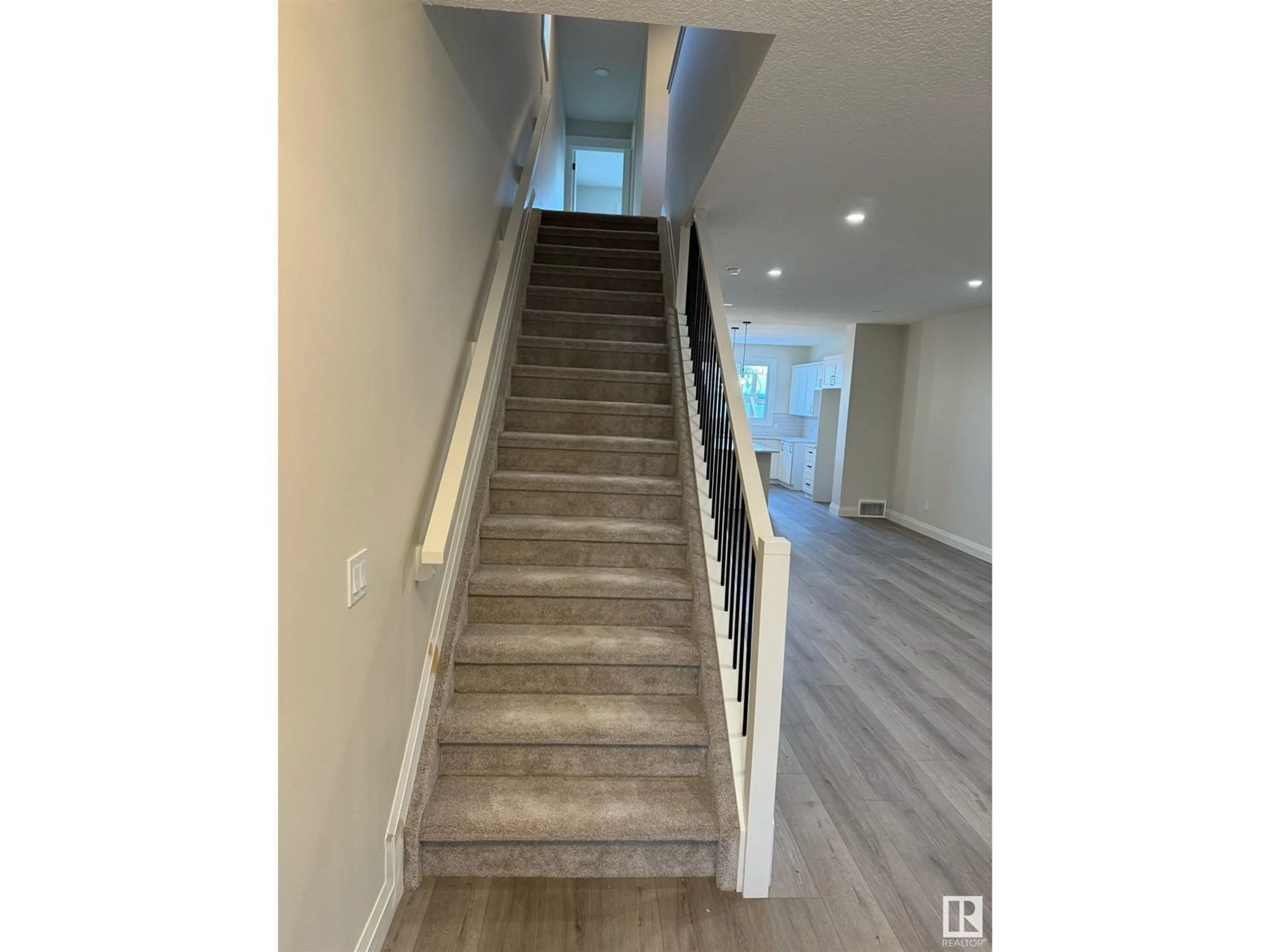 Stairs for 11077 150 ST NW, Edmonton Alberta T5P1R9