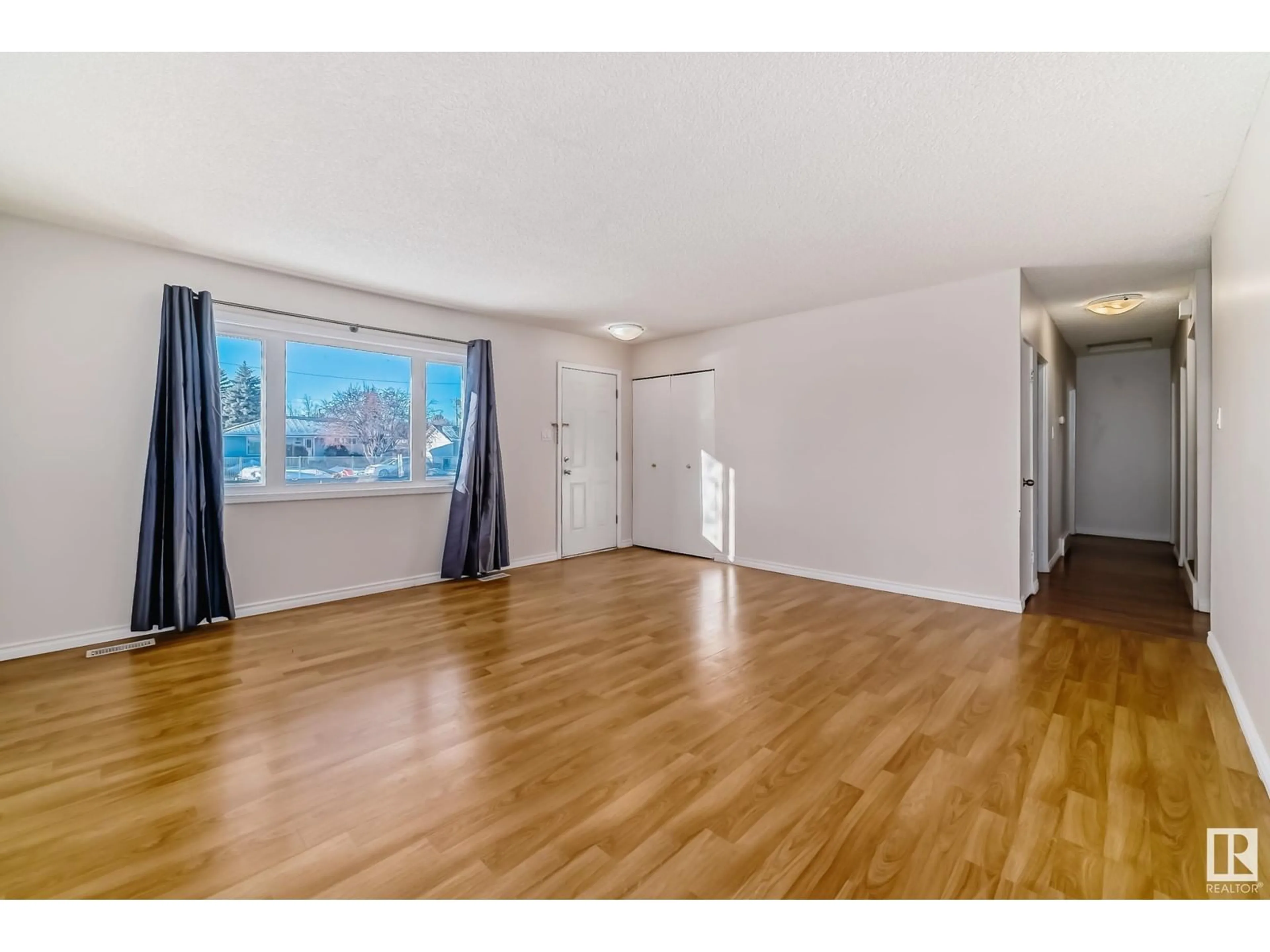 A pic of a room for 9125 156 ST NW, Edmonton Alberta T5R1Y9