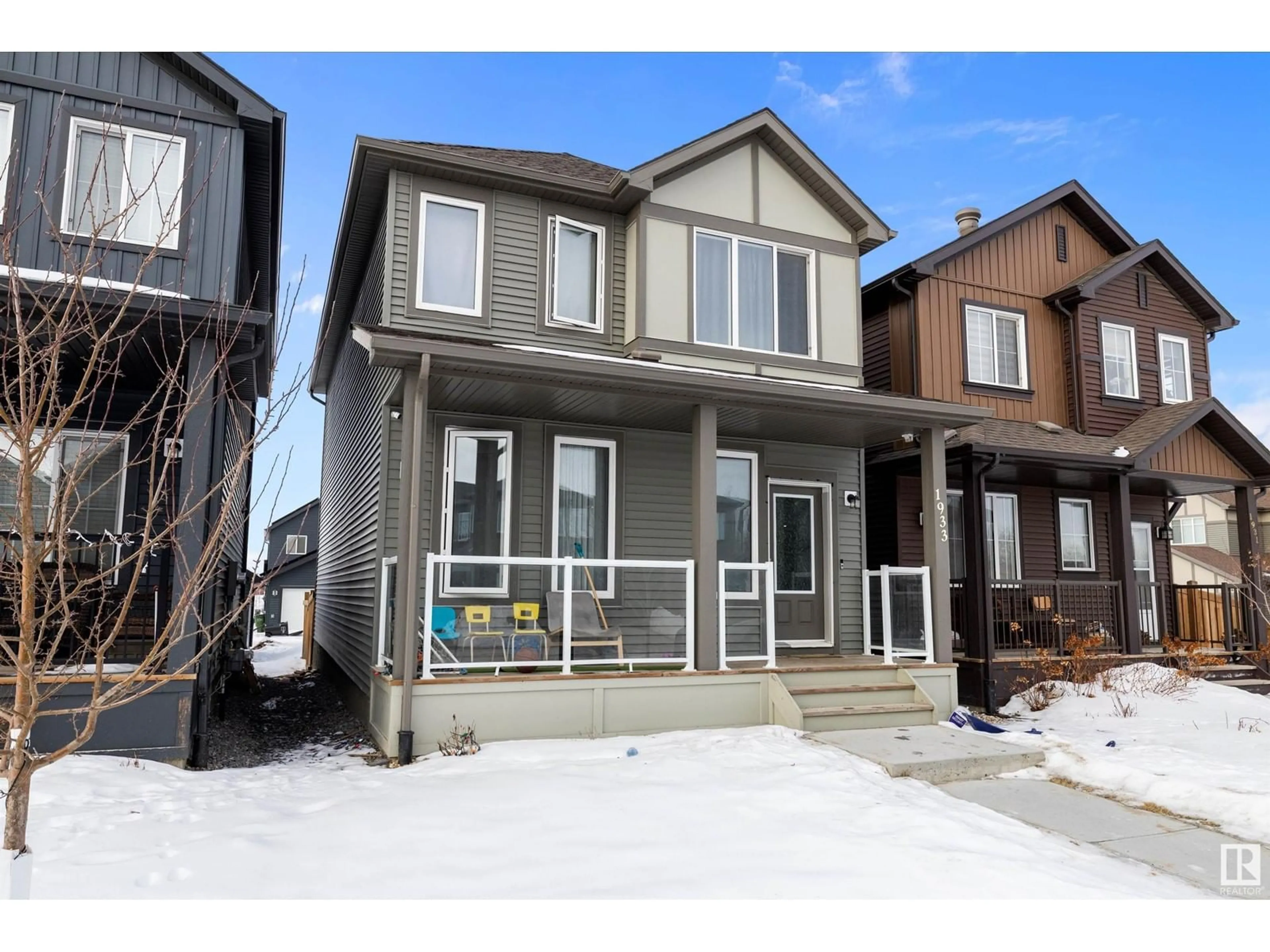 Home with vinyl exterior material, street for 1933 GRAYDON HILL GREEN SW, Edmonton Alberta T6W4C3