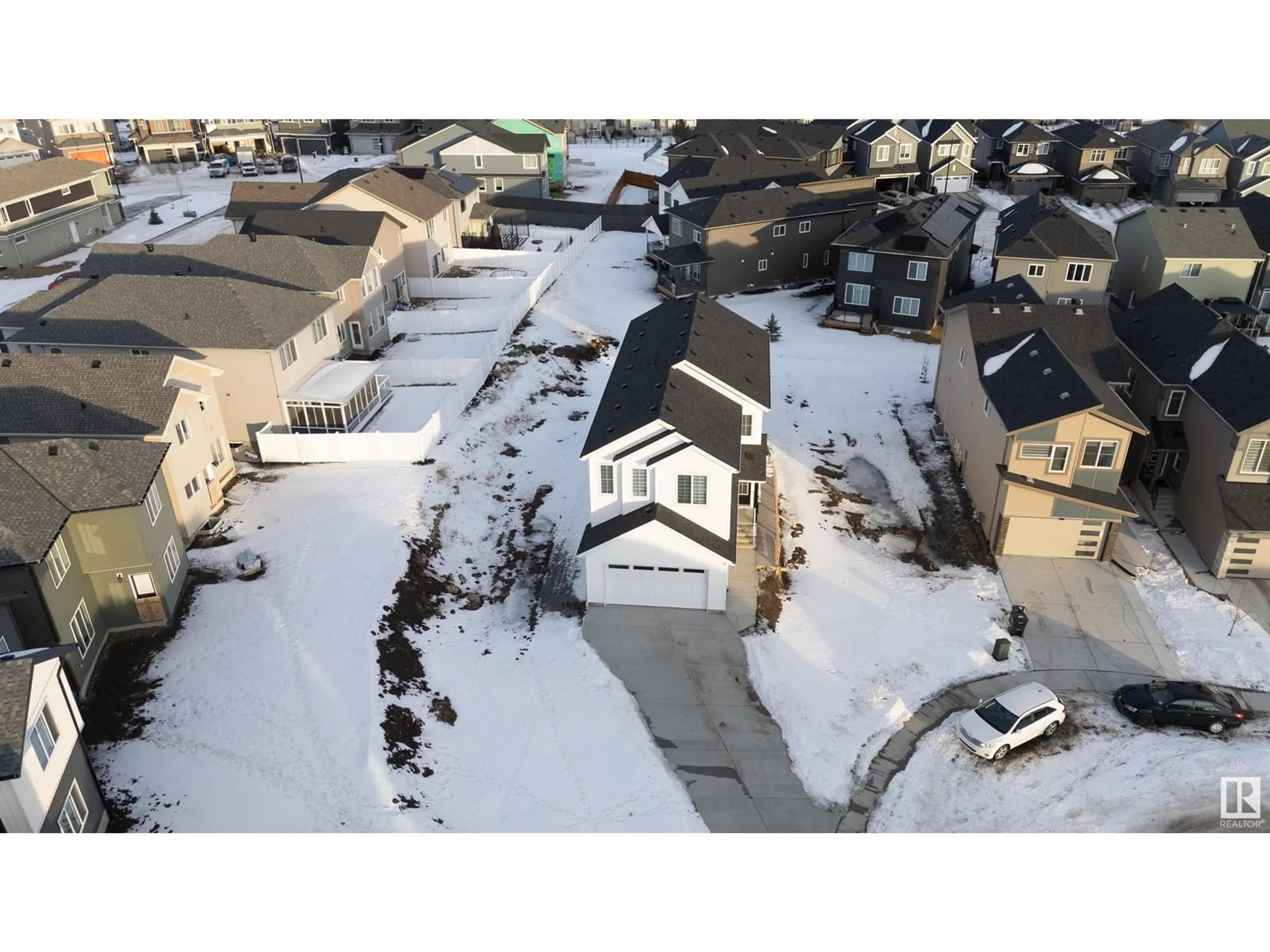 A pic from outside/outdoor area/front of a property/back of a property/a pic from drone, street for 17039 47 ST NW, Edmonton Alberta T5Y3A6