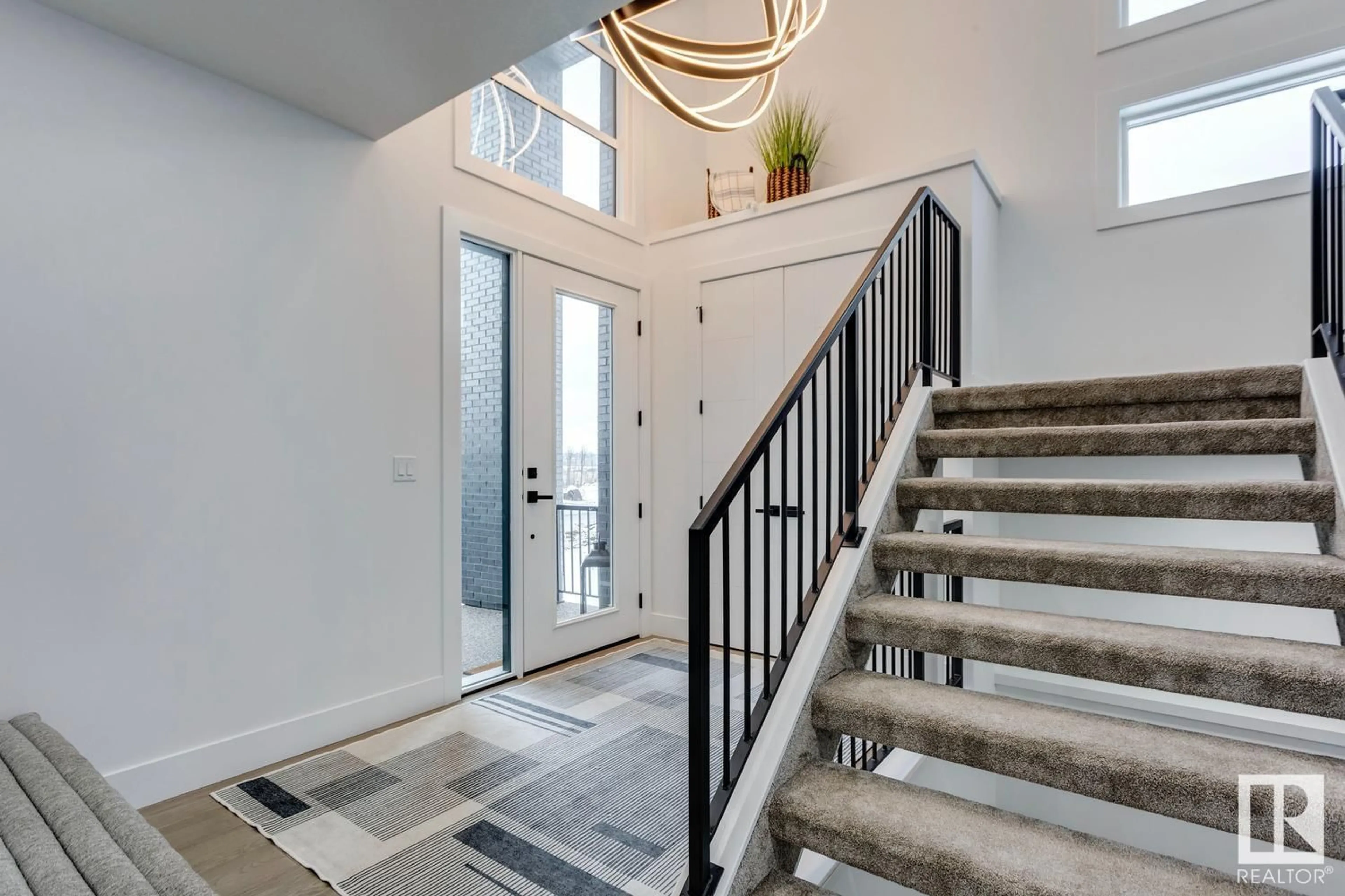 Indoor entryway for #83 25122 STURGEON RD, Rural Sturgeon County Alberta T8T1S6