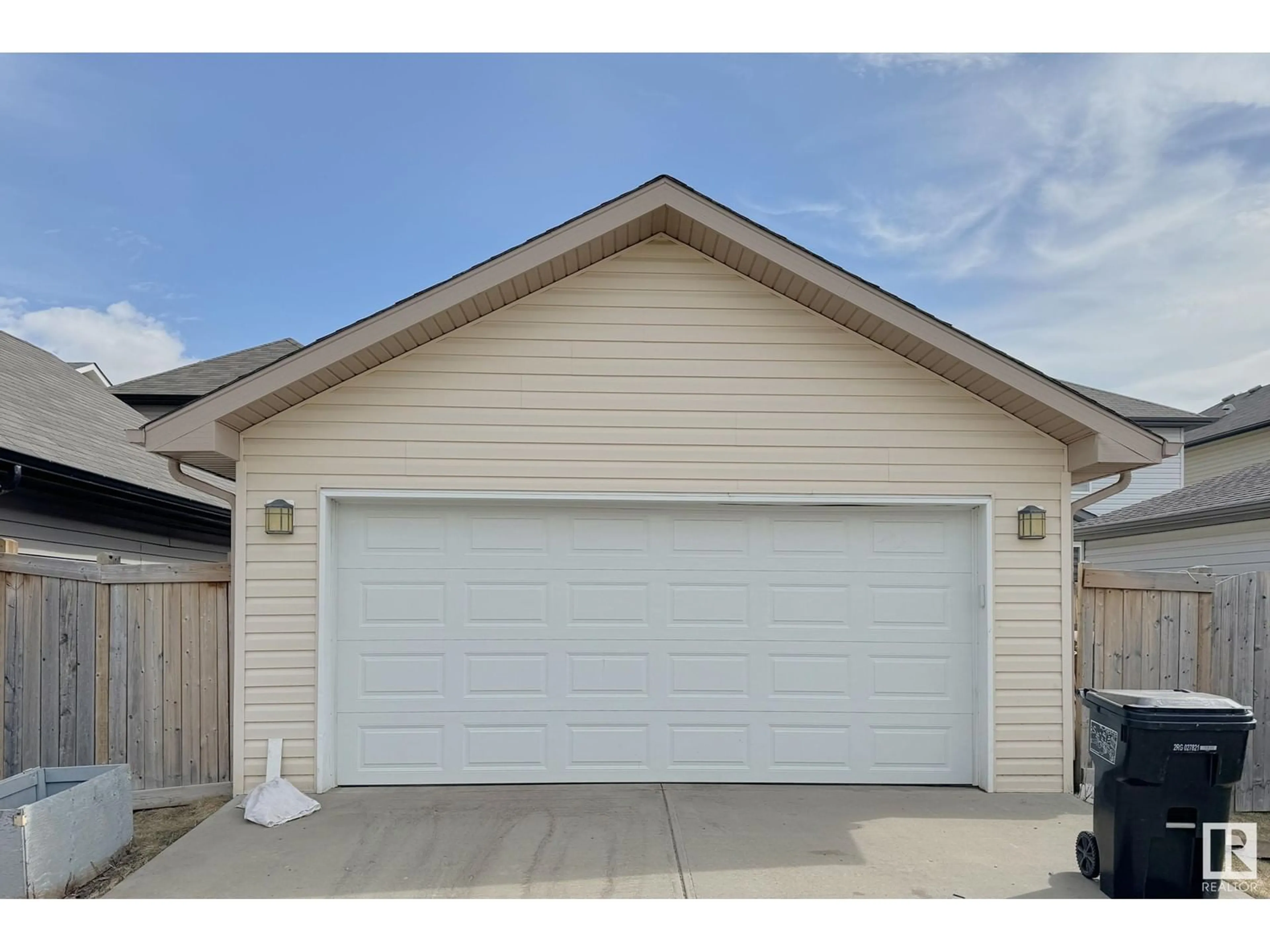 Indoor garage for 1126 36A AV NW, Edmonton Alberta T6T0G1